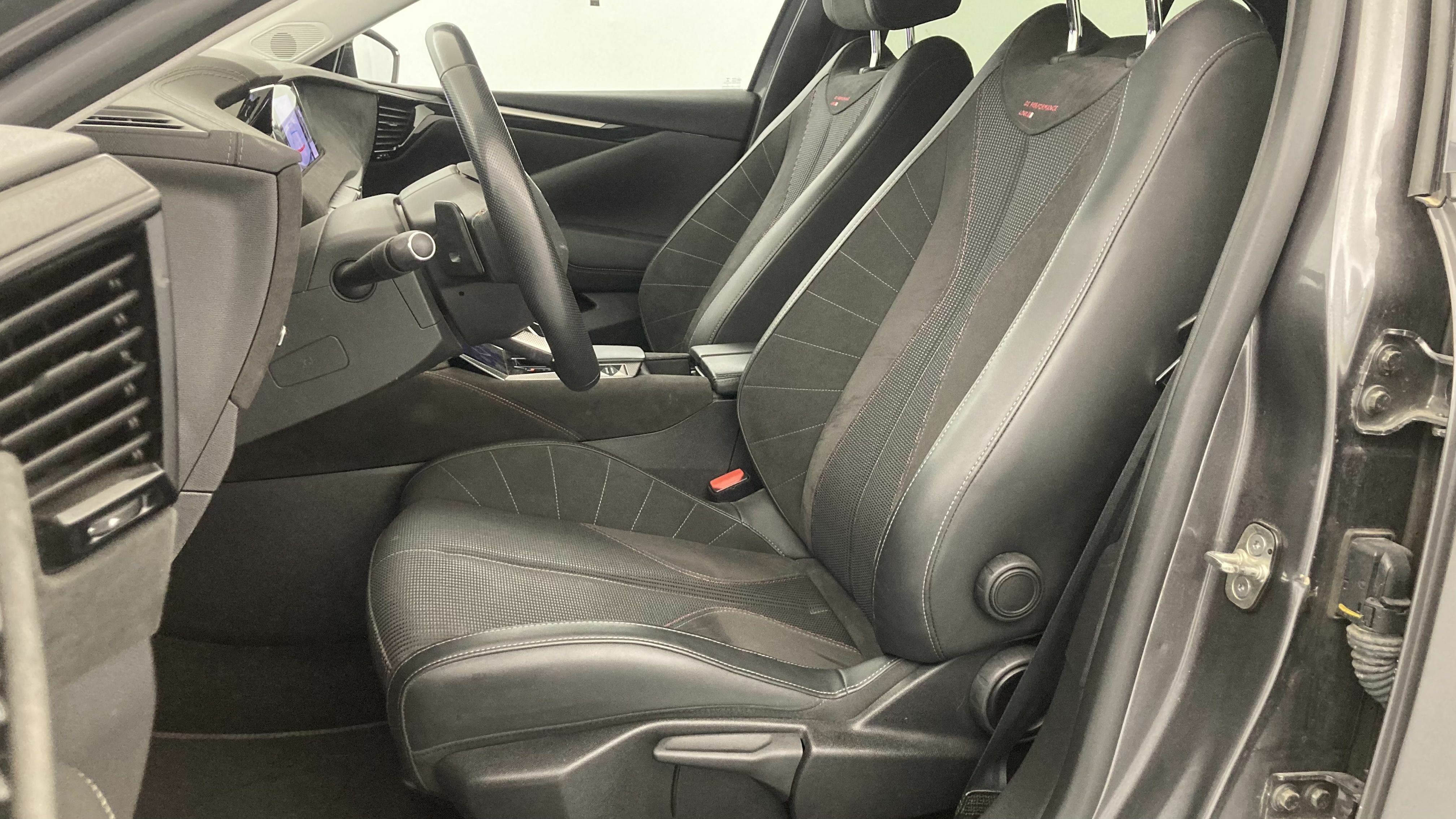 ds ds4 performance line + E-TENSE 225 CA 2023 gris platino 14