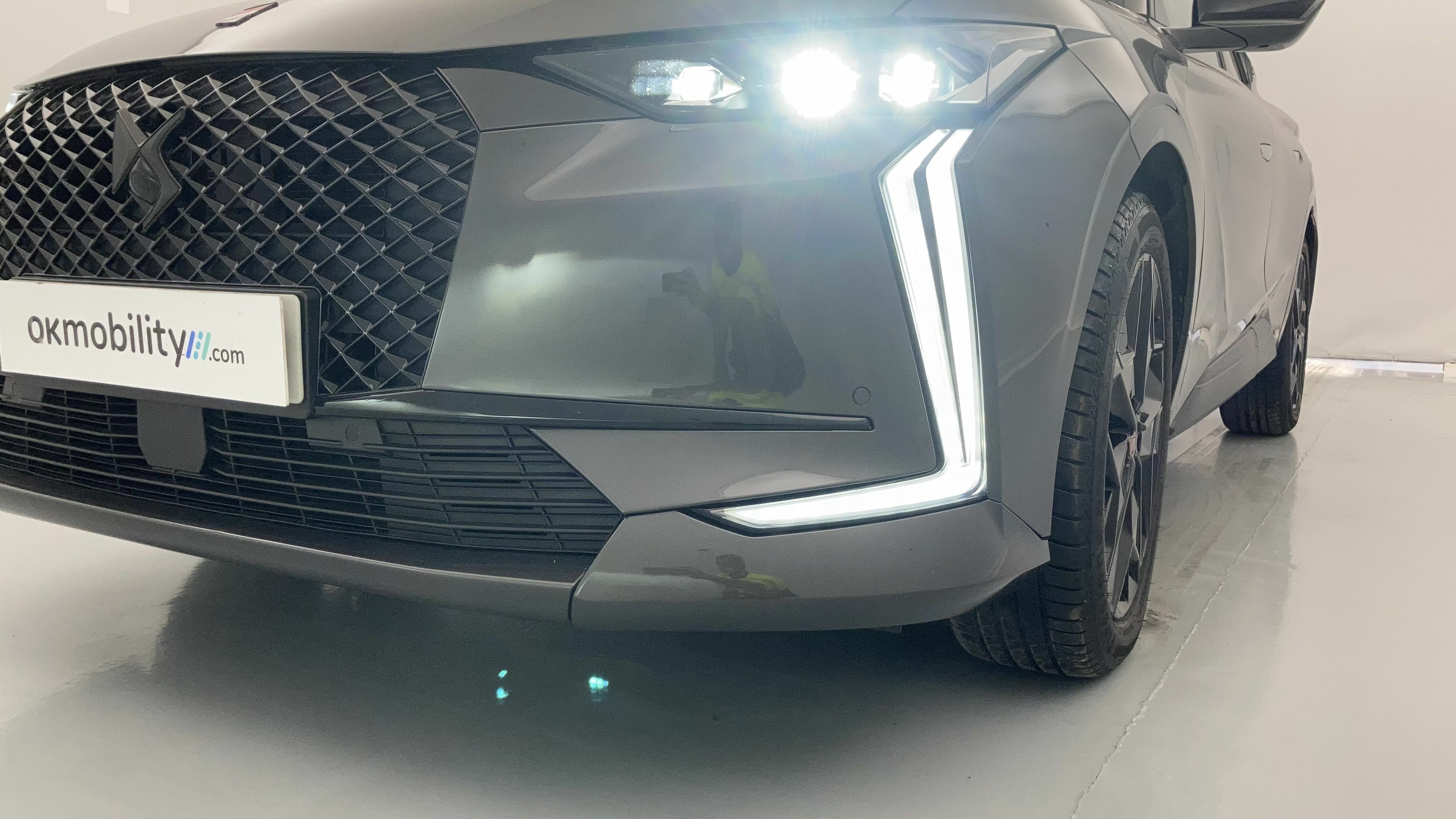 ds ds4 performance line + E-TENSE 225 CA 2023 gris platino 26