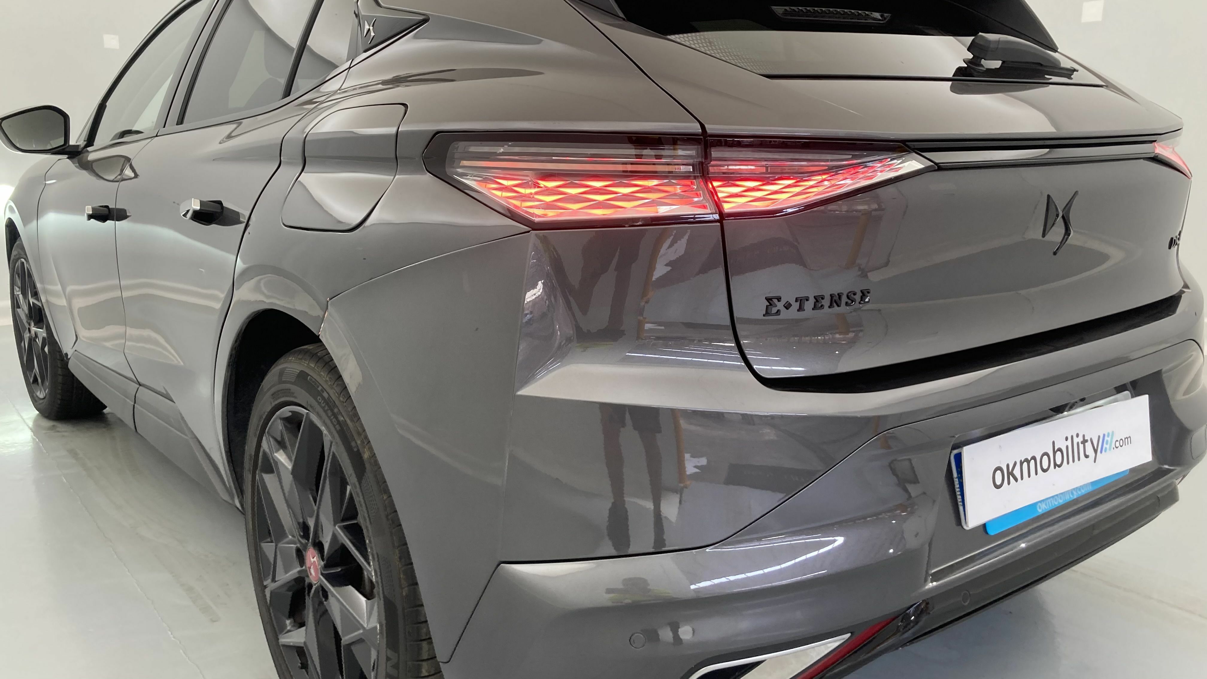 ds ds4 performance line + E-TENSE 225 CA 2023 gris platino 30