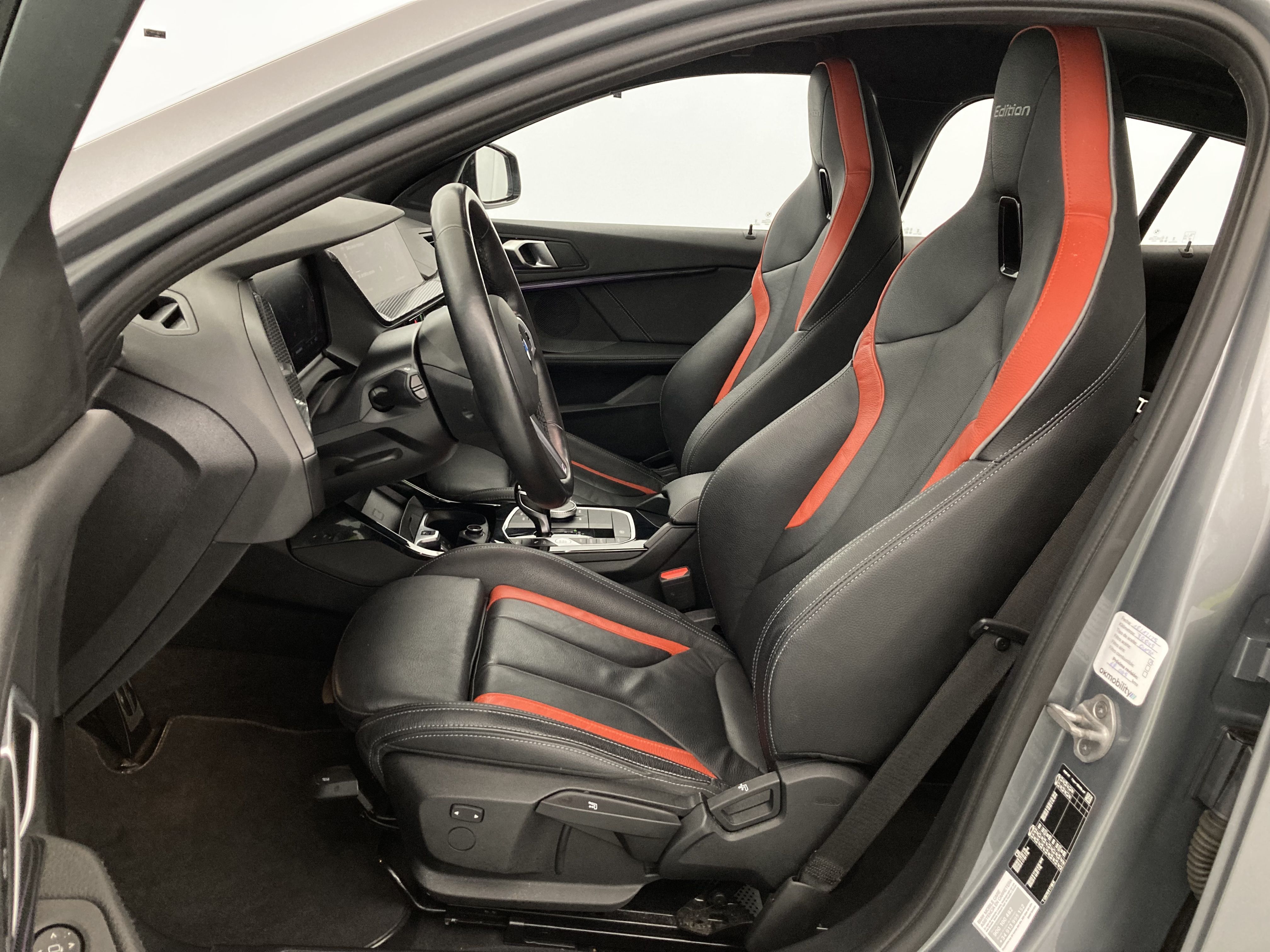 bmw serie 1 m sport colorvision 118I 136 STEPTRONIC 2024 skyscraper grau 16