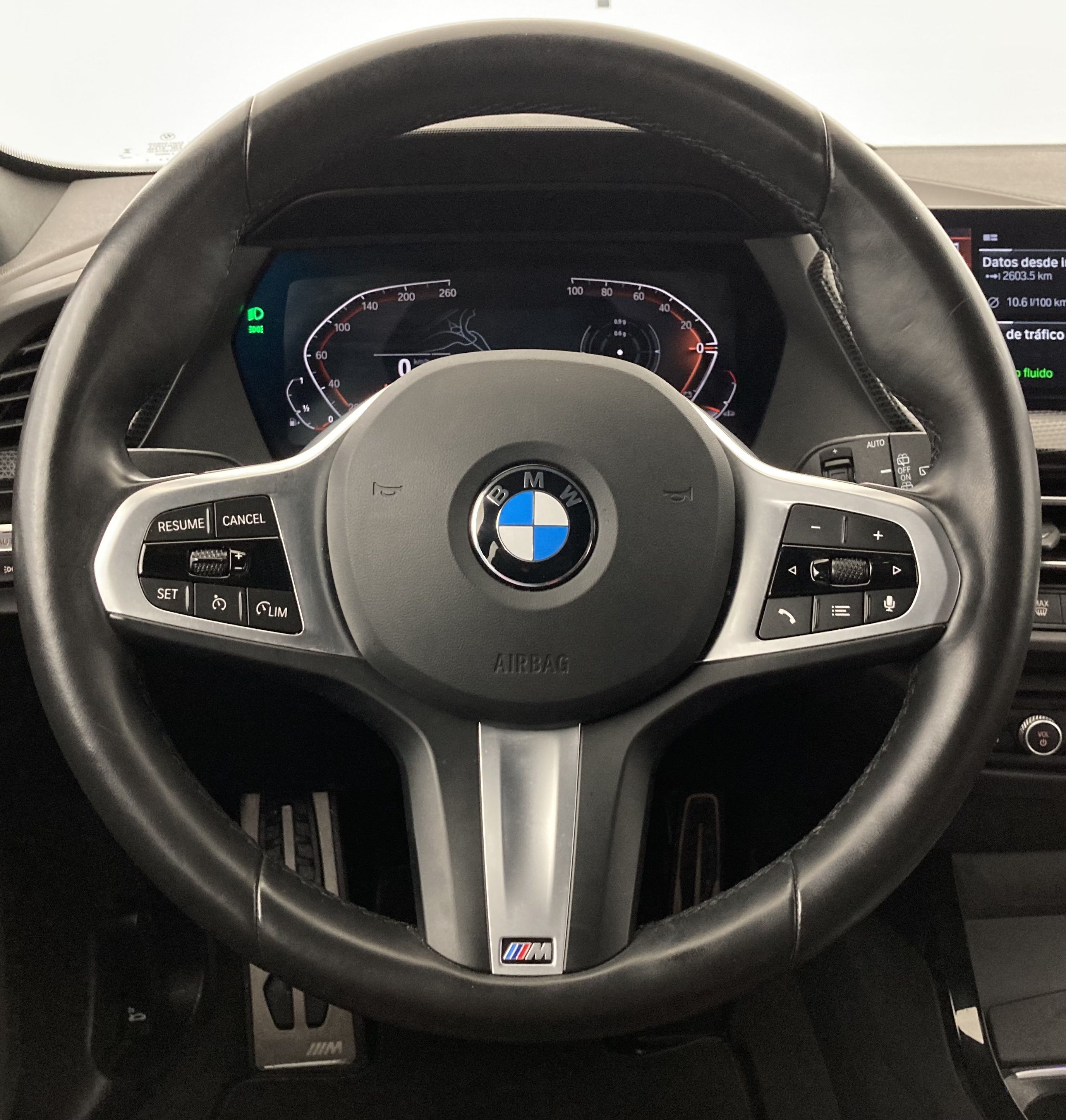 bmw serie 1 m sport colorvision 118I 136 STEPTRONIC 2024 skyscraper grau 19