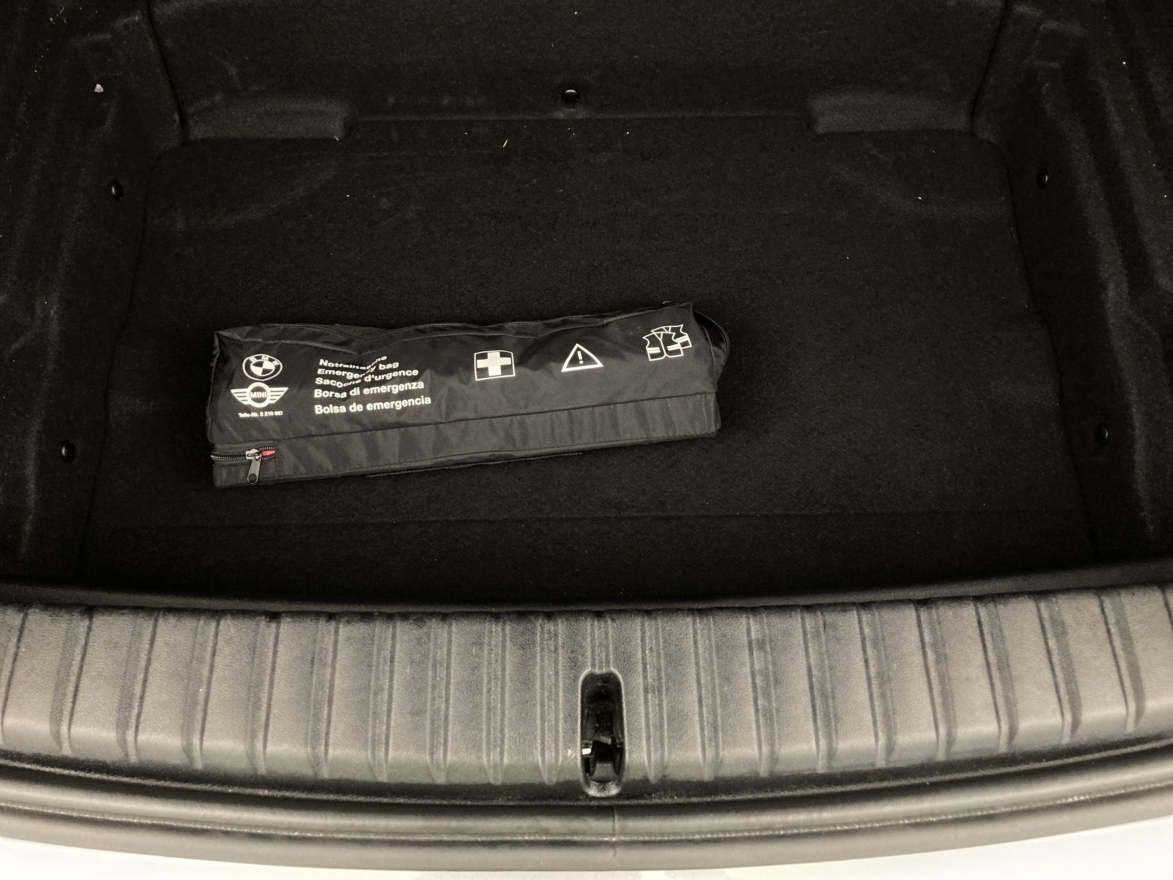 bmw serie 1 m sport colorvision 118I 136 STEPTRONIC 2024 skyscraper grau 23