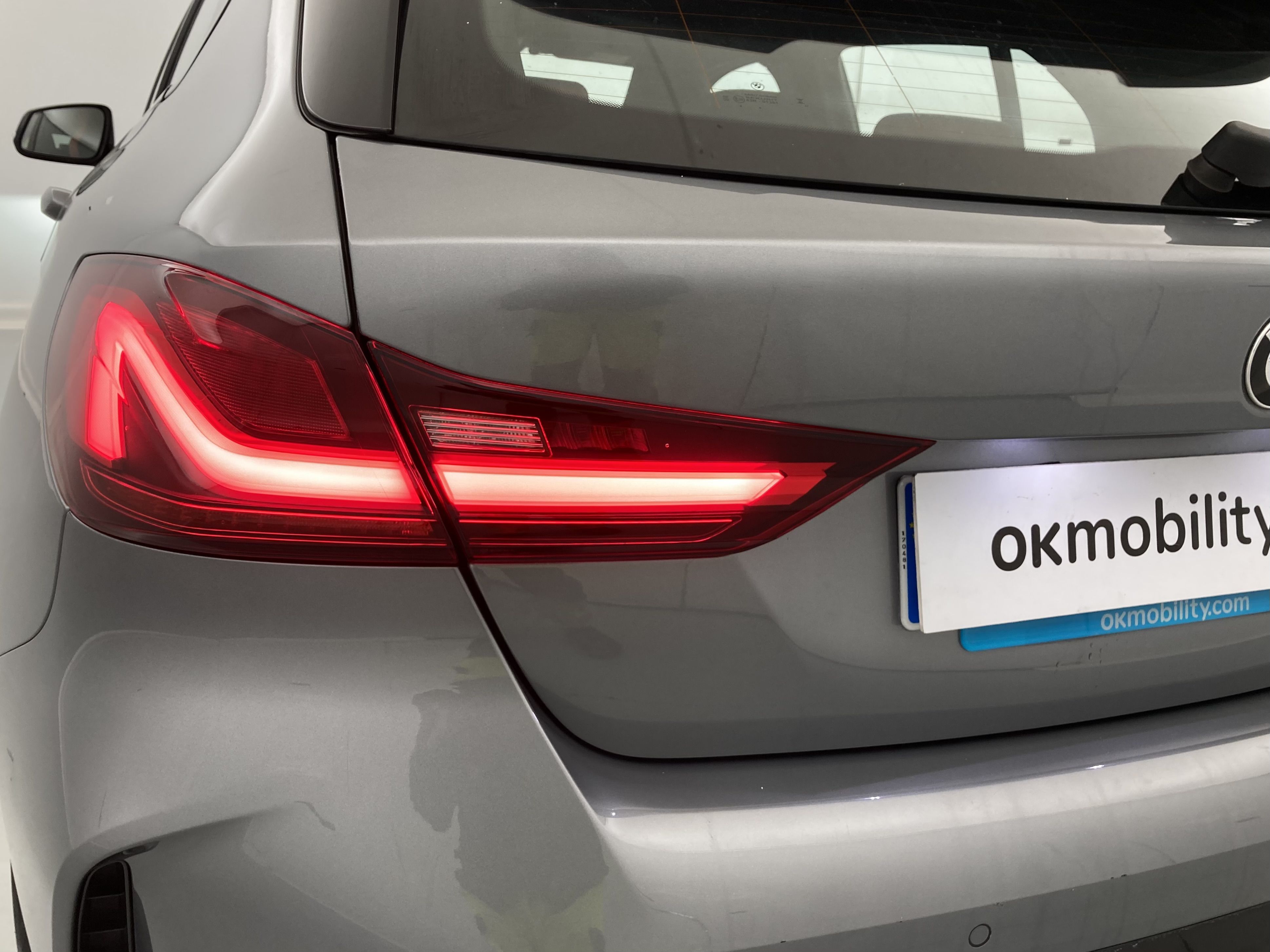 bmw serie 1 m sport colorvision 118I 136 STEPTRONIC 2024 skyscraper grau 32