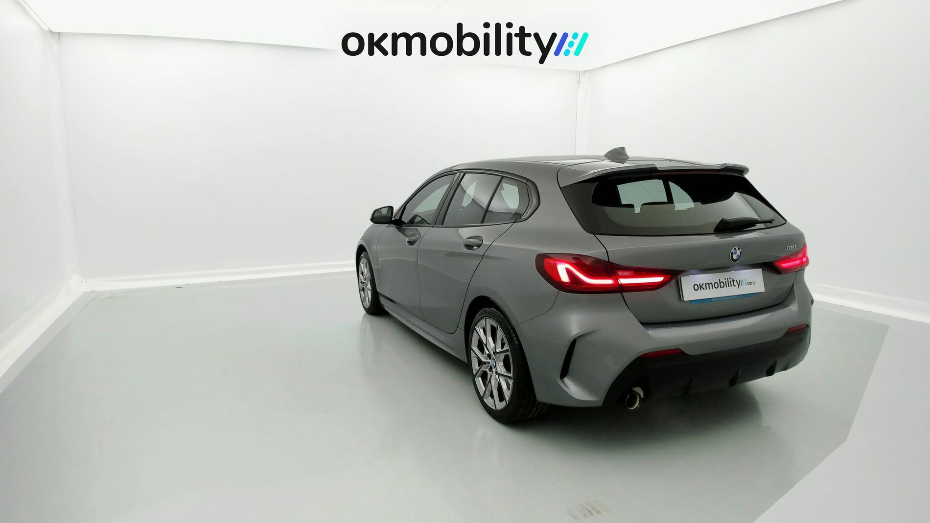 bmw serie 1 m sport colorvision 118I 136 STEPTRONIC 2024 skyscraper grau 9