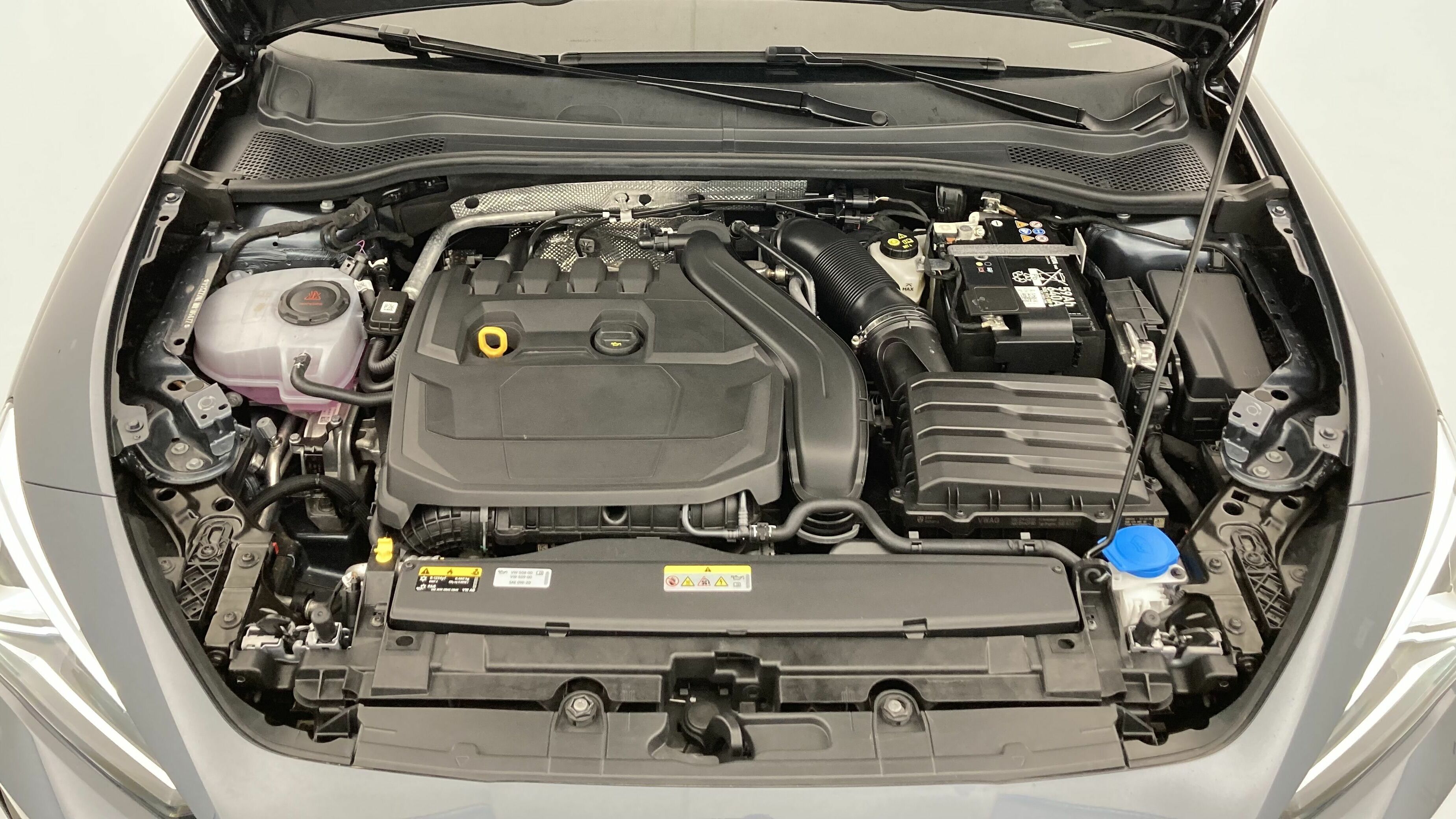 cupra leon st nv 1.5 ETSI 150 DSG 2024 gris magnetic 23