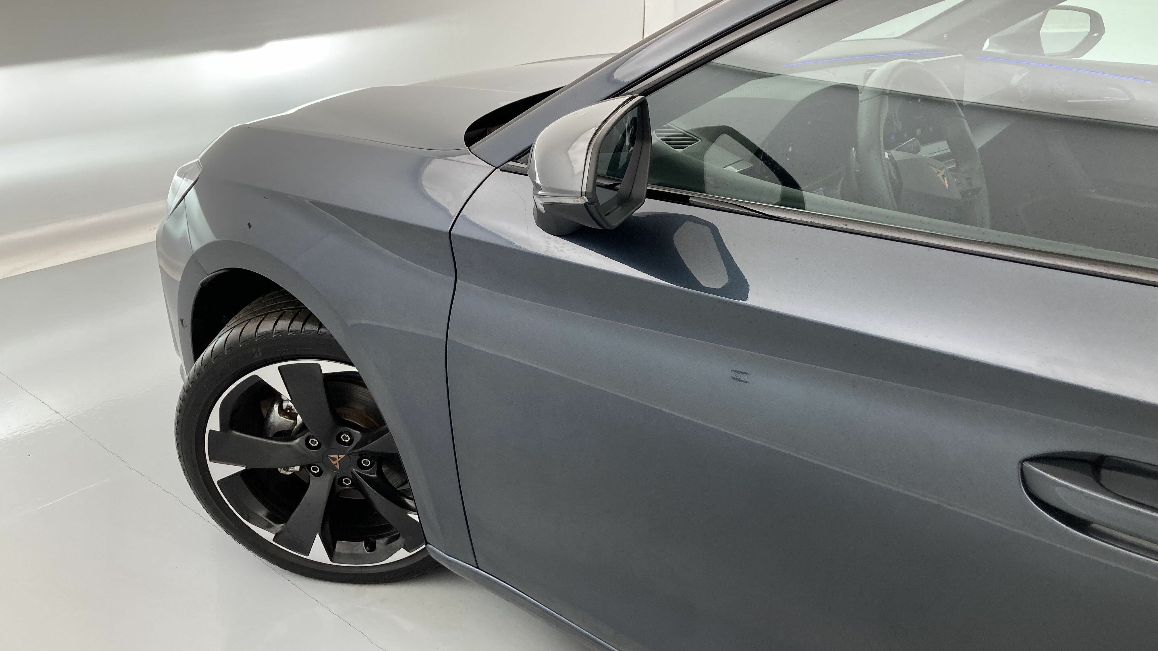 cupra leon st nv 1.5 ETSI 150 DSG 2024 gris magnetic 26