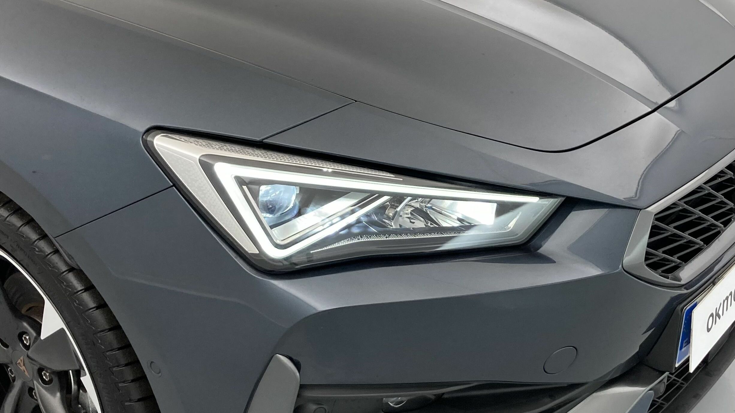 cupra leon st nv 1.5 ETSI 150 DSG 2024 gris magnetic 27