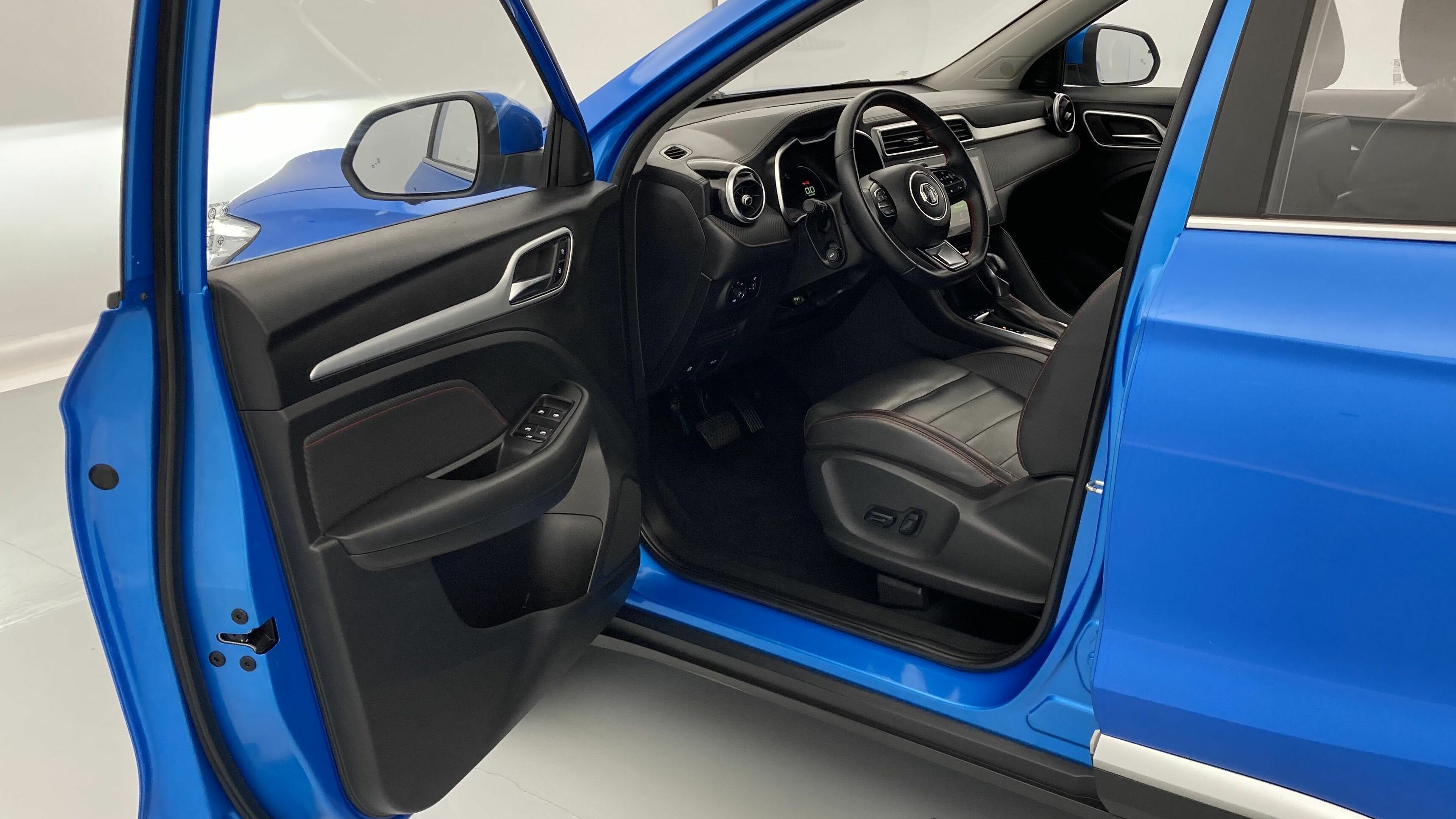 mg zs luxury 1.0 T-GDI 111 CA 2023 como blue 13