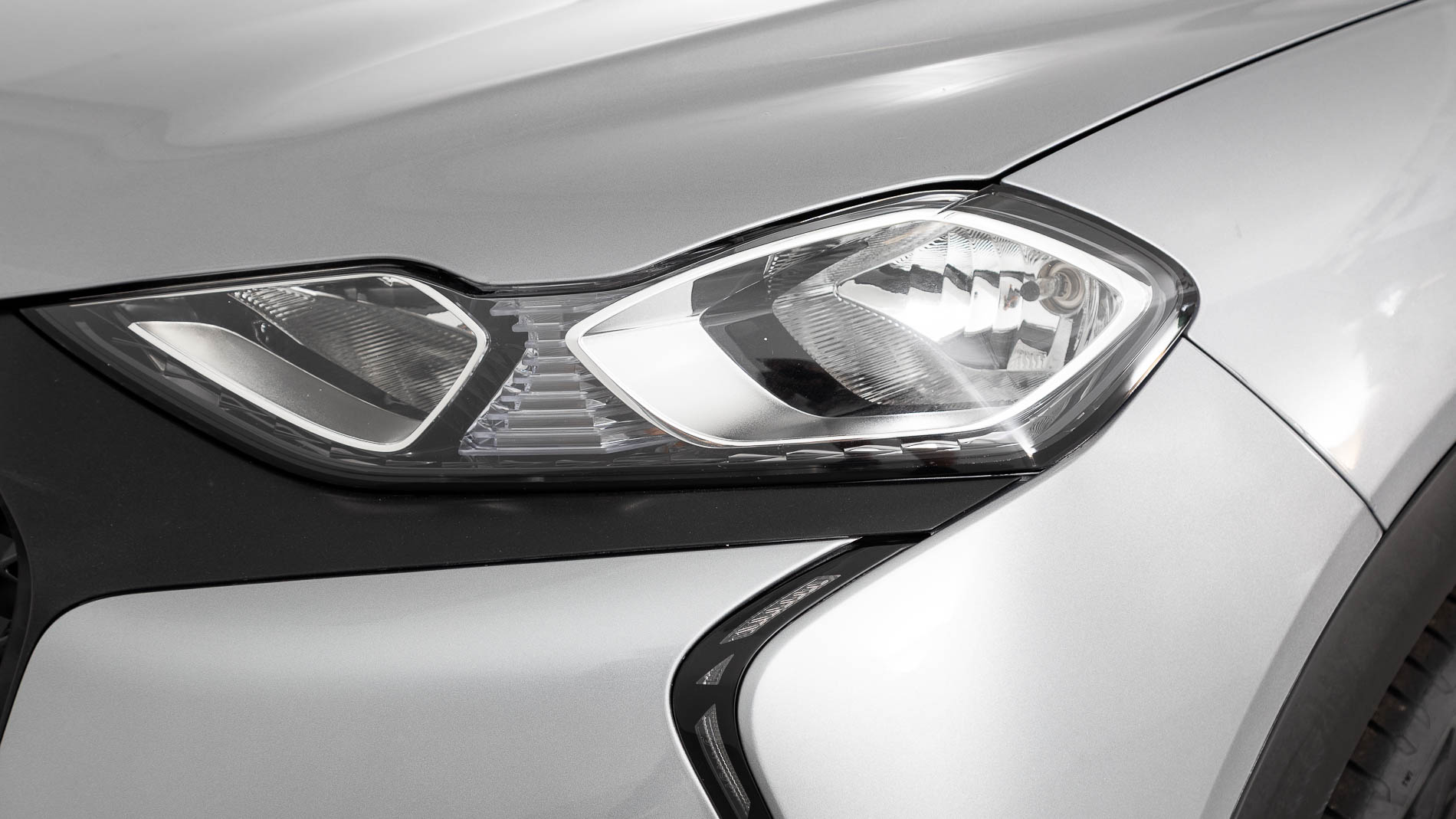 ds ds3 crossback performance line 1.5 BLUEHDI 130 EAT 2022 gris artense / negro 29