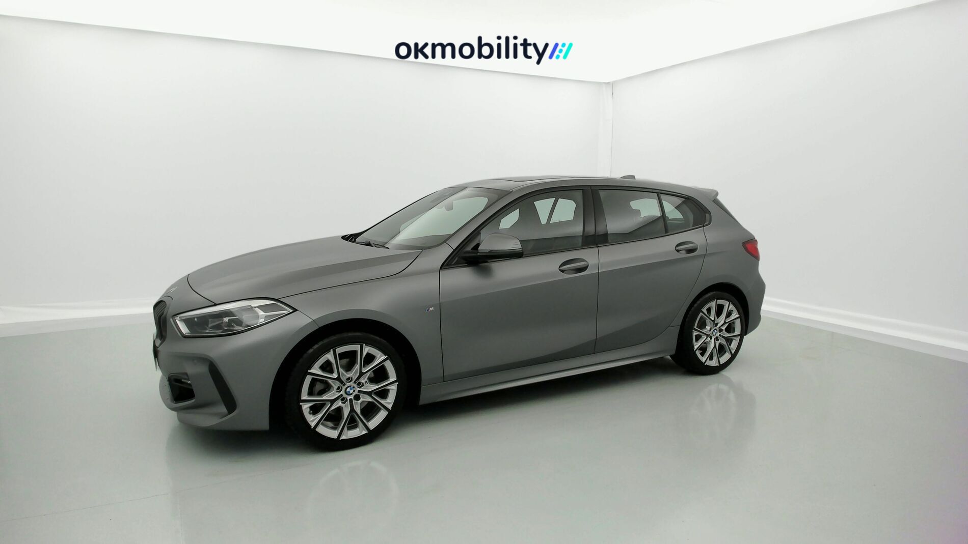 bmw serie 1 m sport colorvision 118I 136 STEPTRONIC 2024 frozen pure grey 2