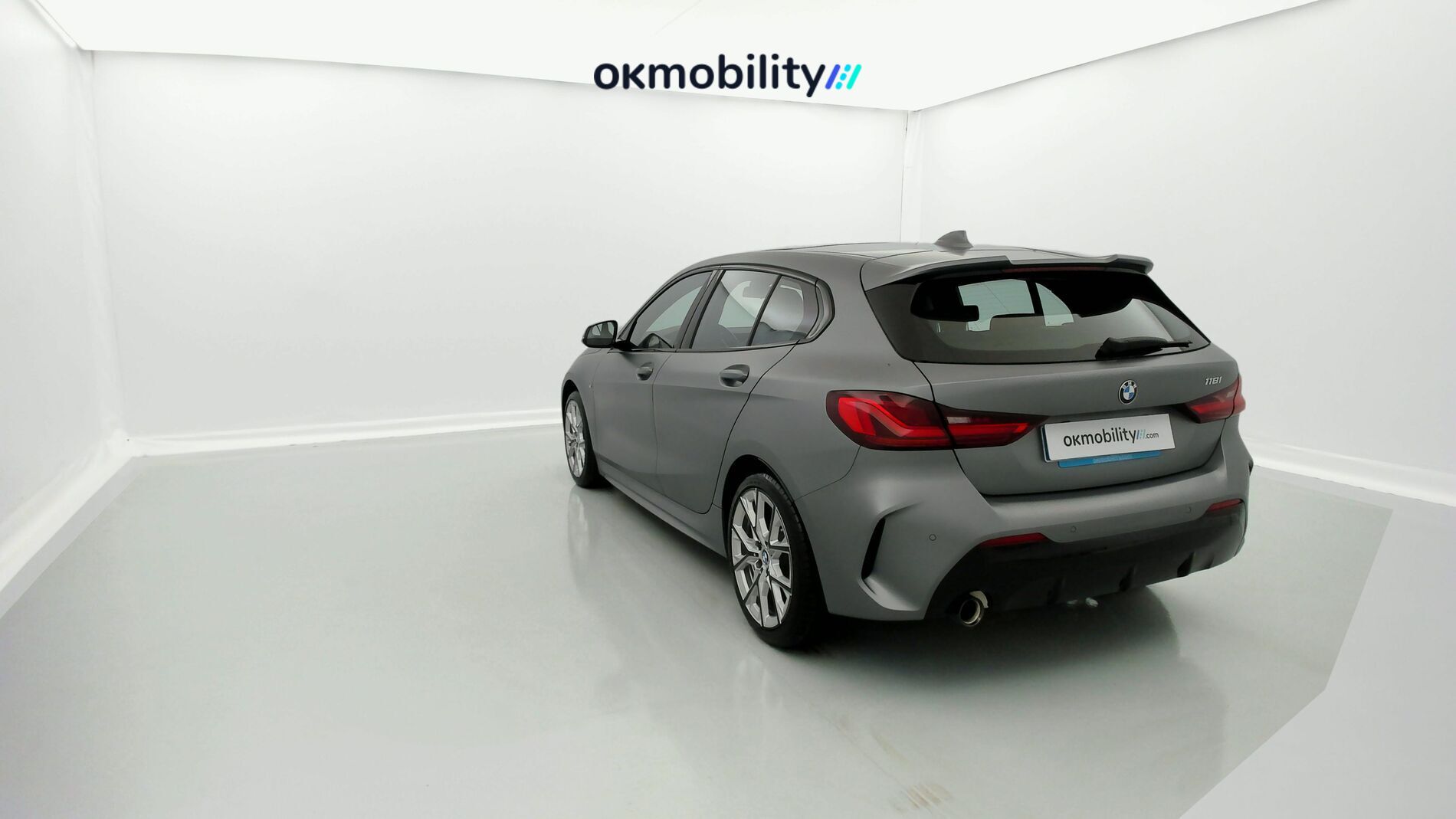 bmw serie 1 m sport colorvision 118I 136 STEPTRONIC 2024 frozen pure grey 5