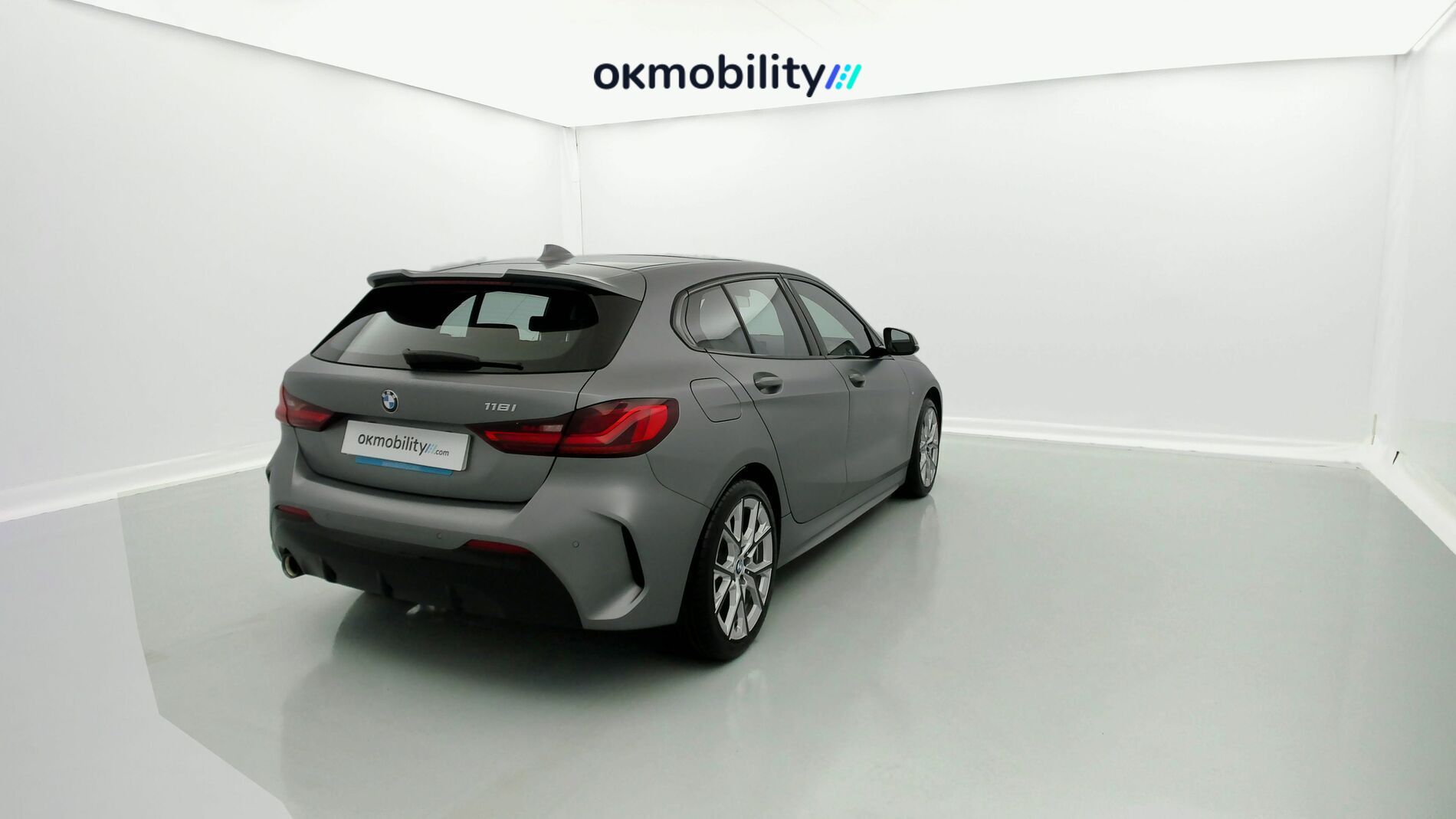 bmw serie 1 m sport colorvision 118I 136 STEPTRONIC 2024 frozen pure grey 9