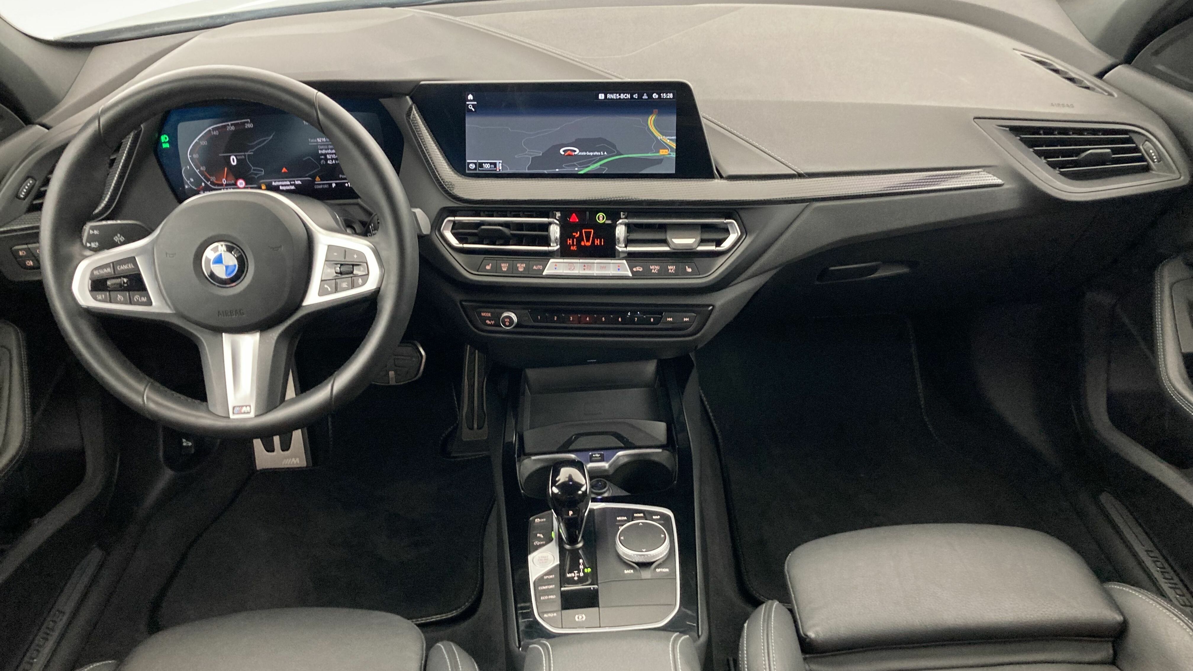 bmw serie 1 m sport colorvision 118I 136 STEPTRONIC 2024 frozen pure grey 13