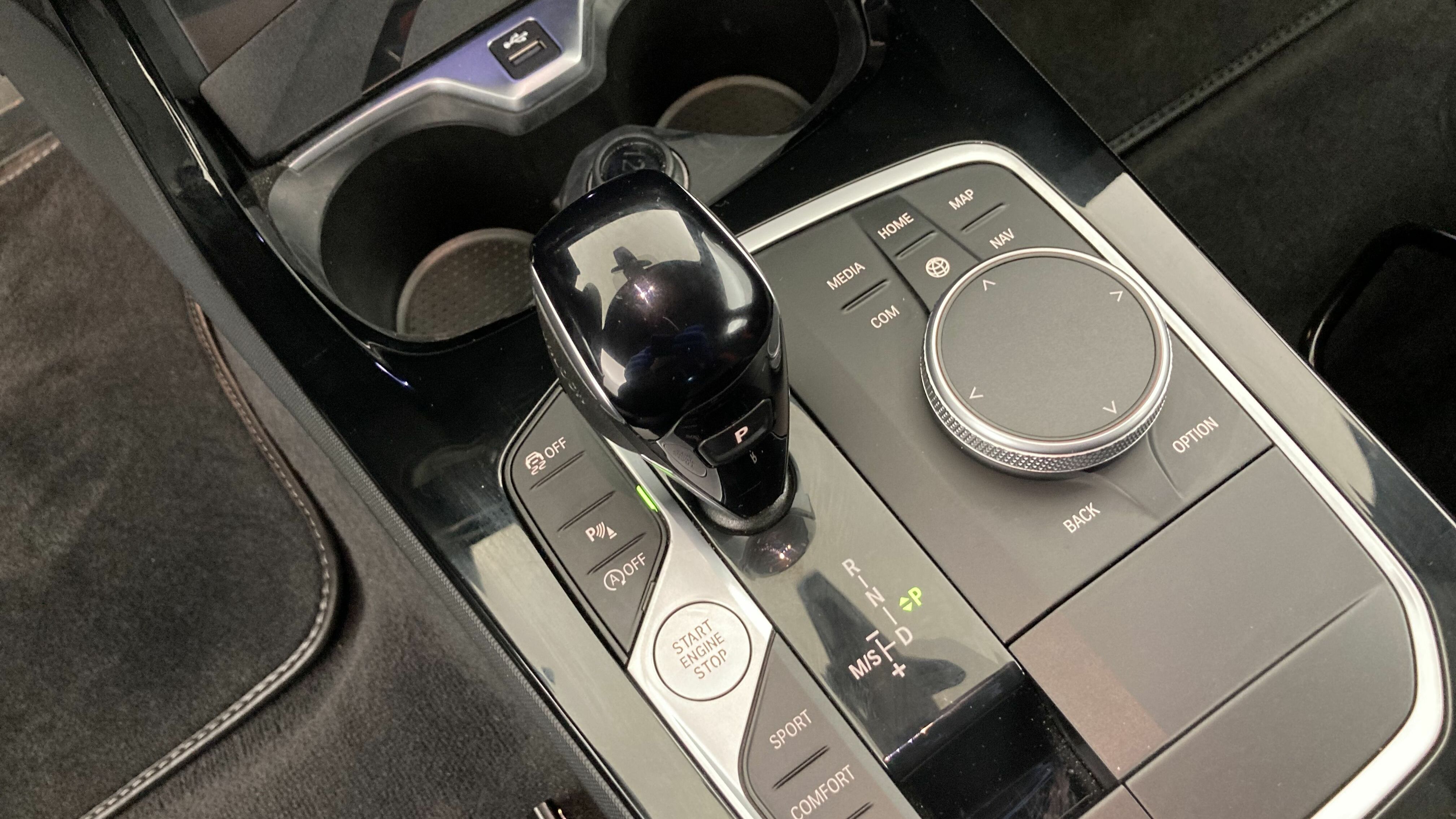 bmw serie 1 m sport colorvision 118I 136 STEPTRONIC 2024 frozen pure grey 15