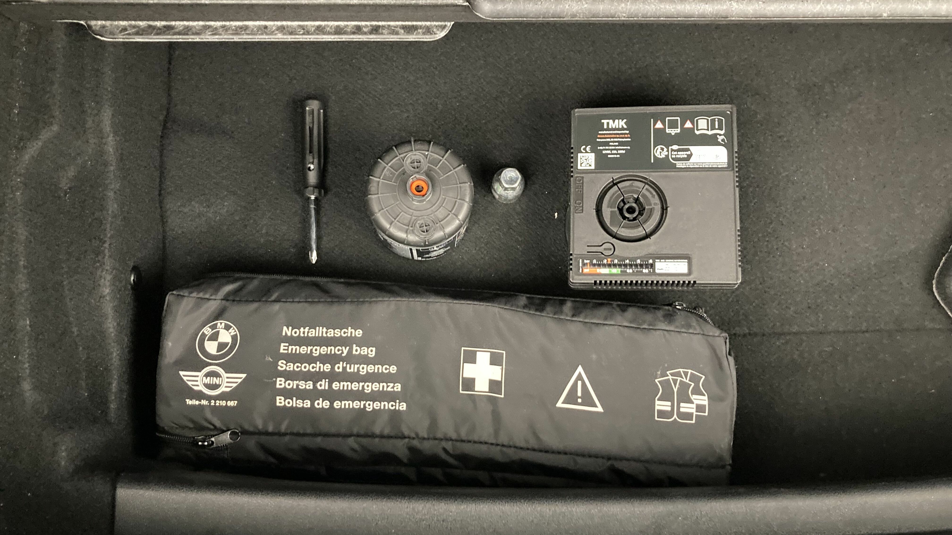 bmw serie 1 m sport colorvision 118I 136 STEPTRONIC 2024 frozen pure grey 20