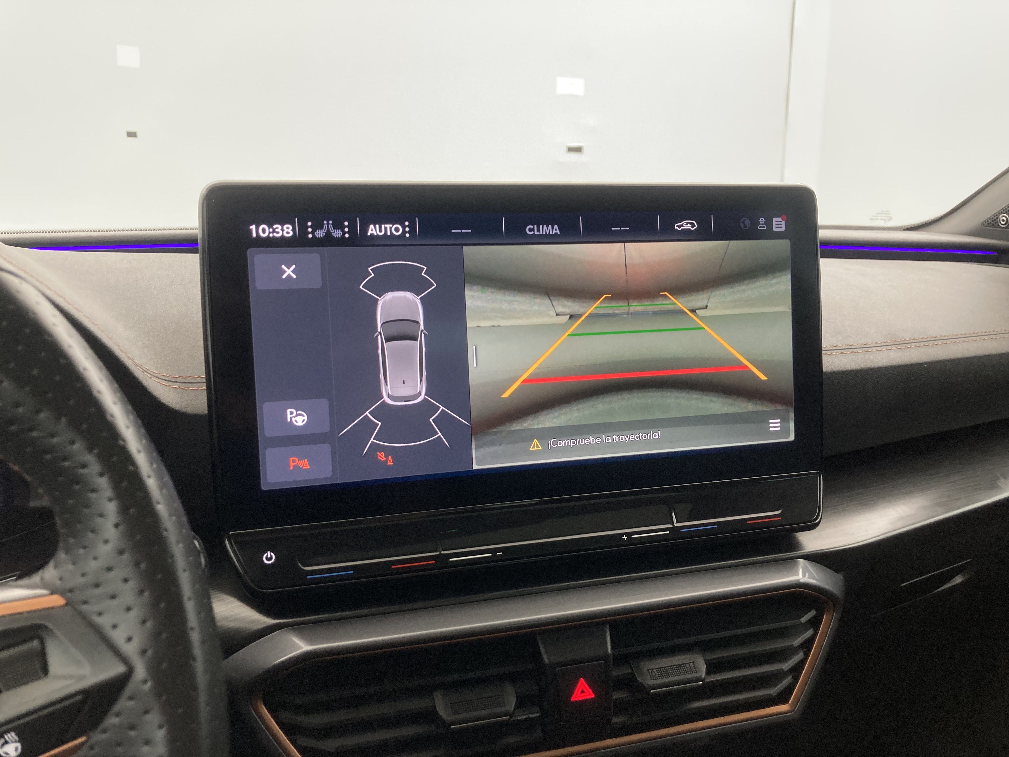 cupra leon nv 1.5 ETSI 150 DSG 2024 blanco nevada 28