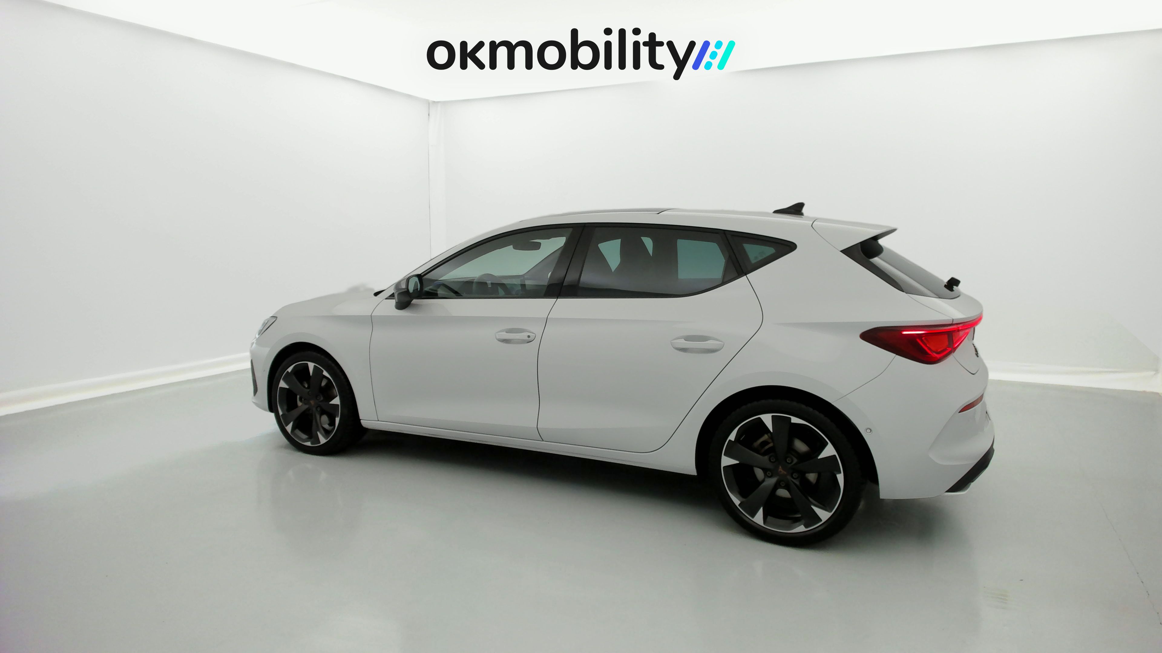 cupra leon nv 1.5 ETSI 150 DSG 2024 blanco nevada 10