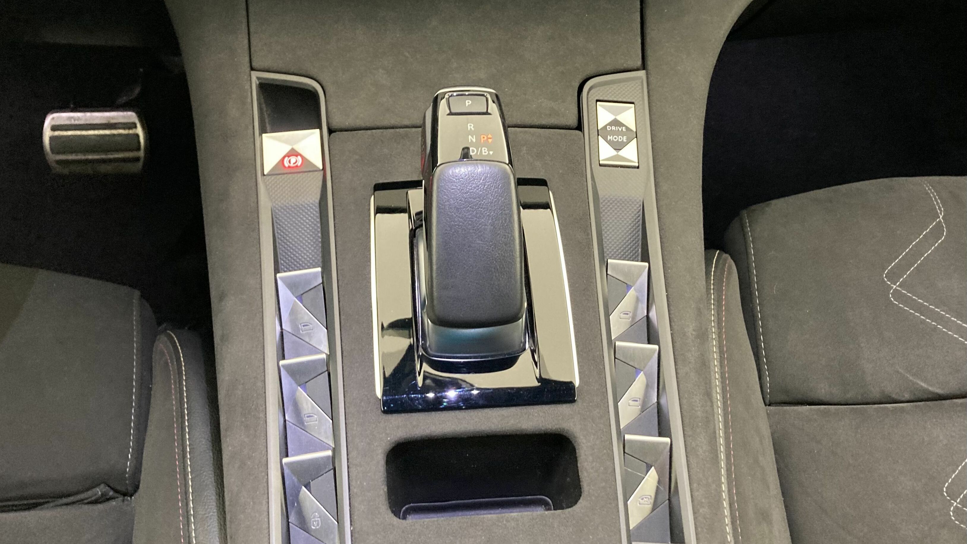 ds ds7 crossback performance line + E-TENSE 300 CA 2022 negro perla 16