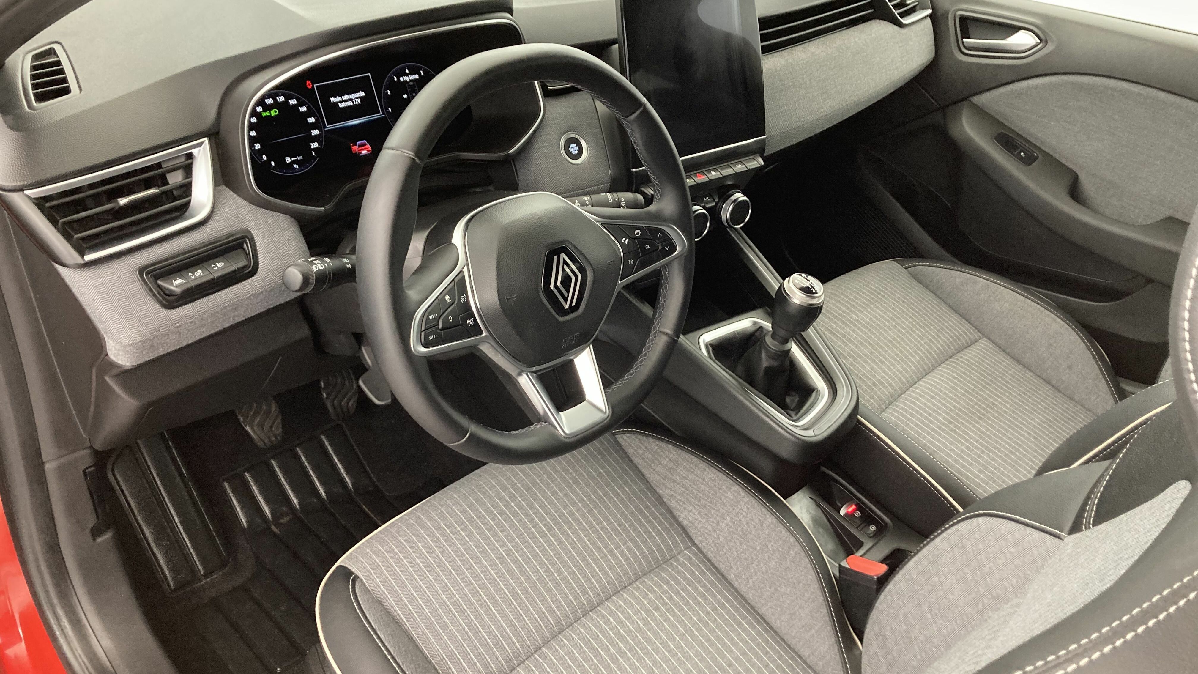 renault clio techno 1.0 TCE 90 2024 rojo deseo 12