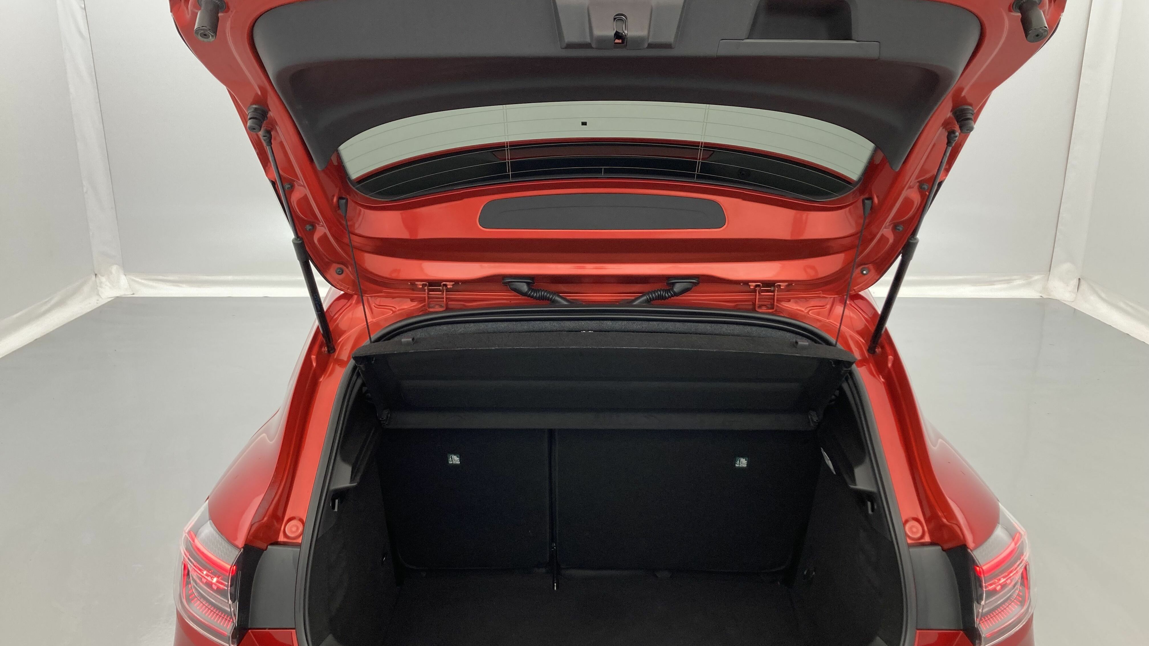 renault clio techno 1.0 TCE 90 2024 rojo deseo 18