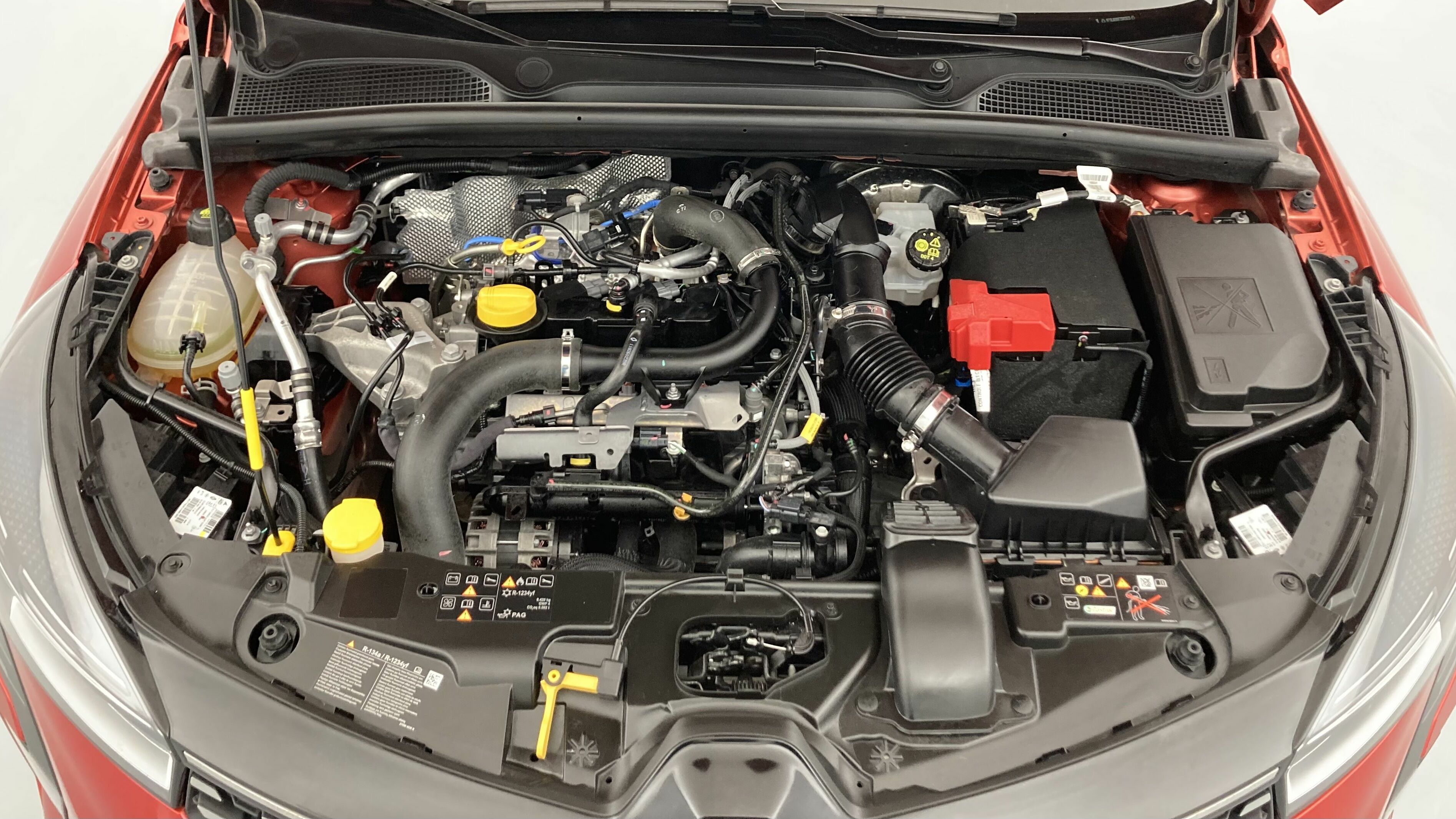 renault clio techno 1.0 TCE 90 2024 rojo deseo 19