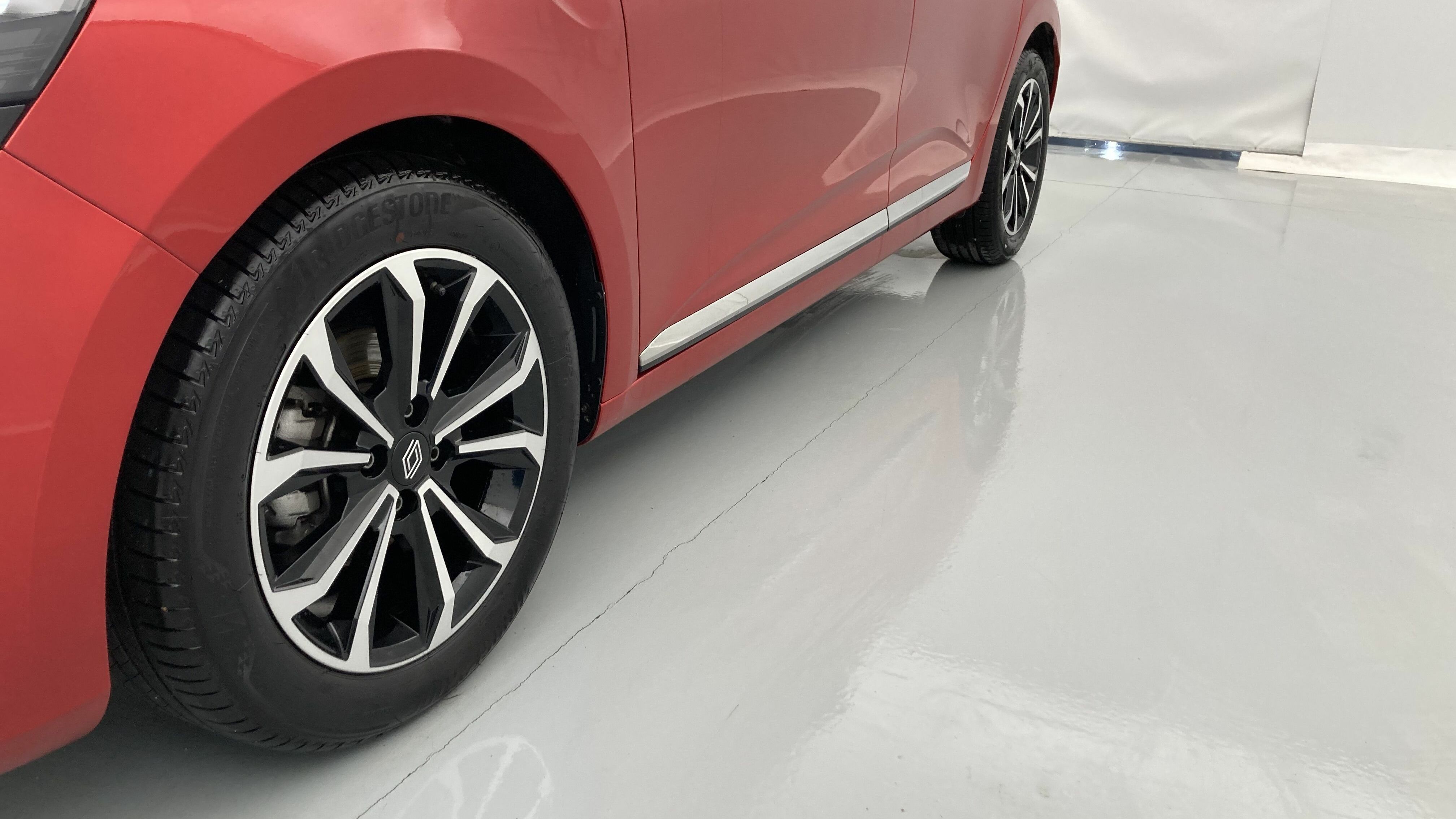 renault clio techno 1.0 TCE 90 2024 rojo deseo 20
