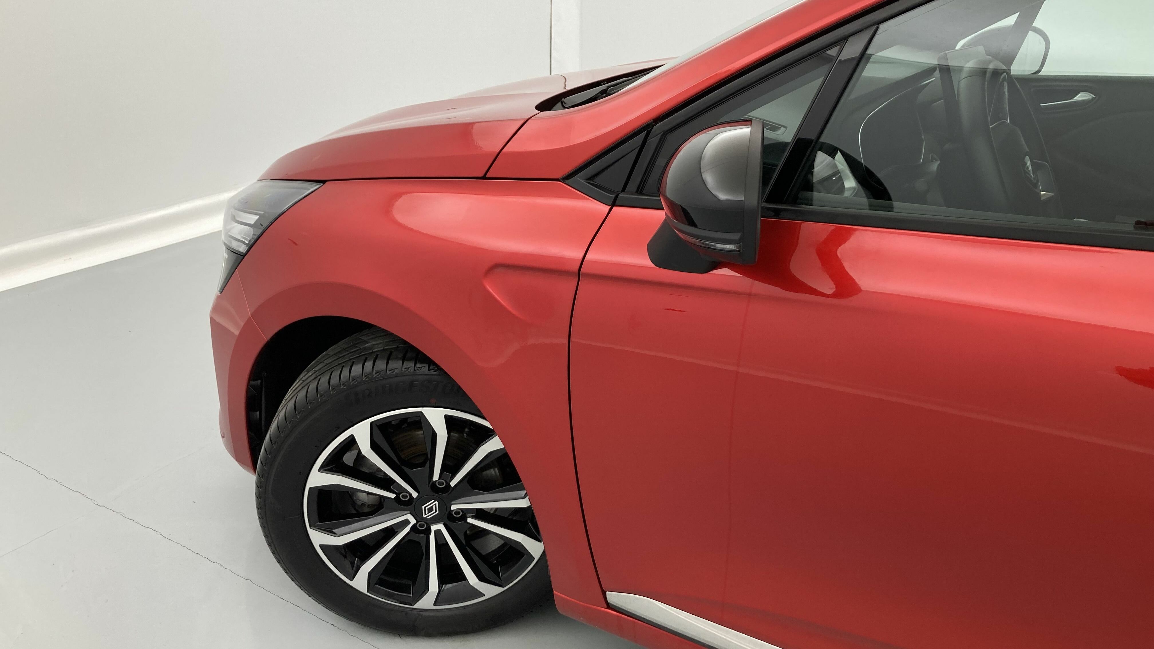 renault clio techno 1.0 TCE 90 2024 rojo deseo 22