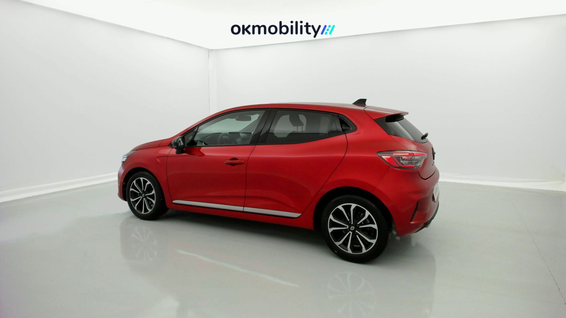 renault clio techno 1.0 TCE 90 2024 rojo deseo 4
