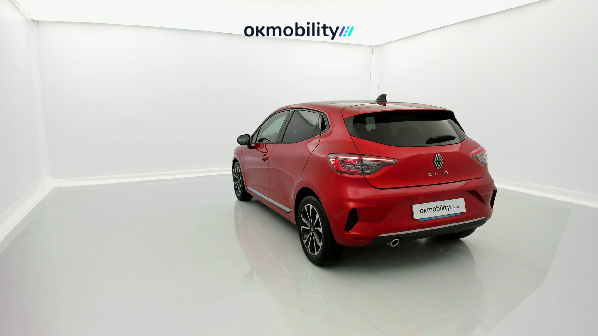 renault clio techno 1.0 TCE 90 2024 rojo deseo 5