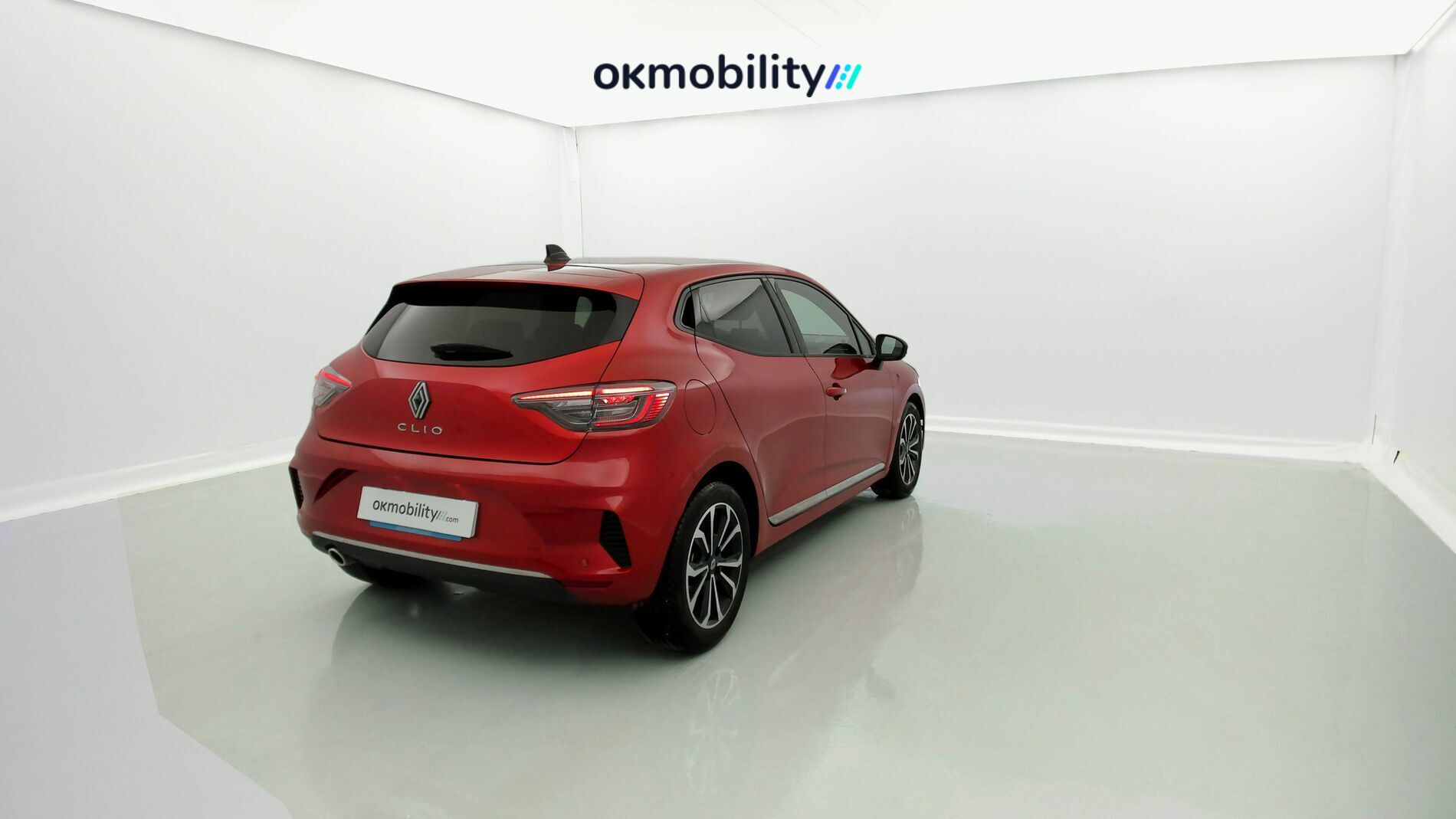 renault clio techno 1.0 TCE 90 2024 rojo deseo 9