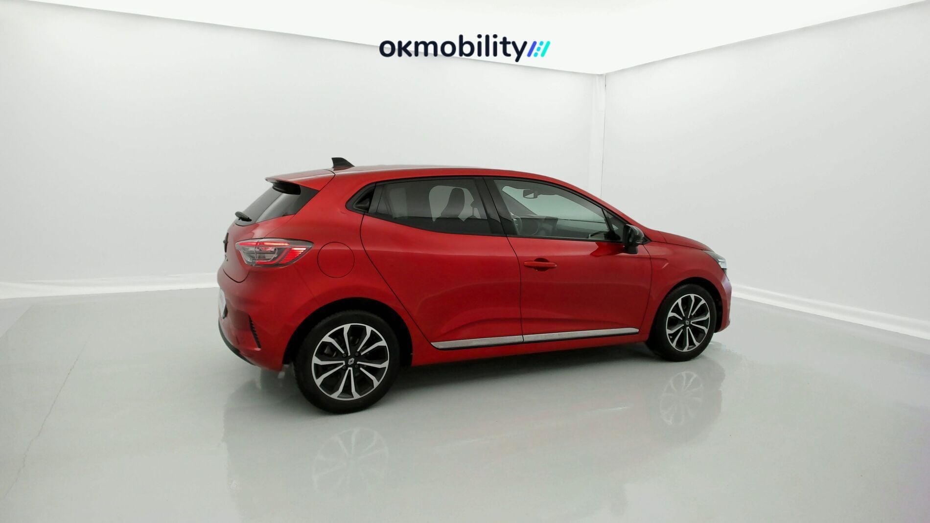 renault clio techno 1.0 TCE 90 2024 rojo deseo 10