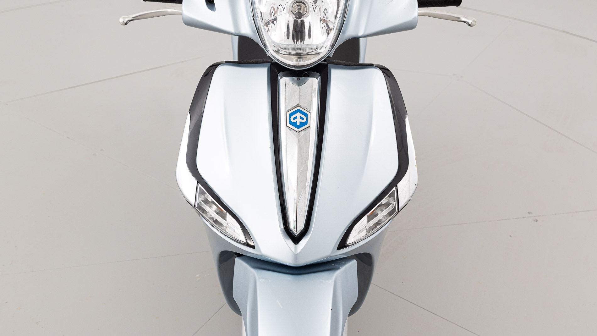 piaggio liberty nv 125CC 2023 grigio astrale 14