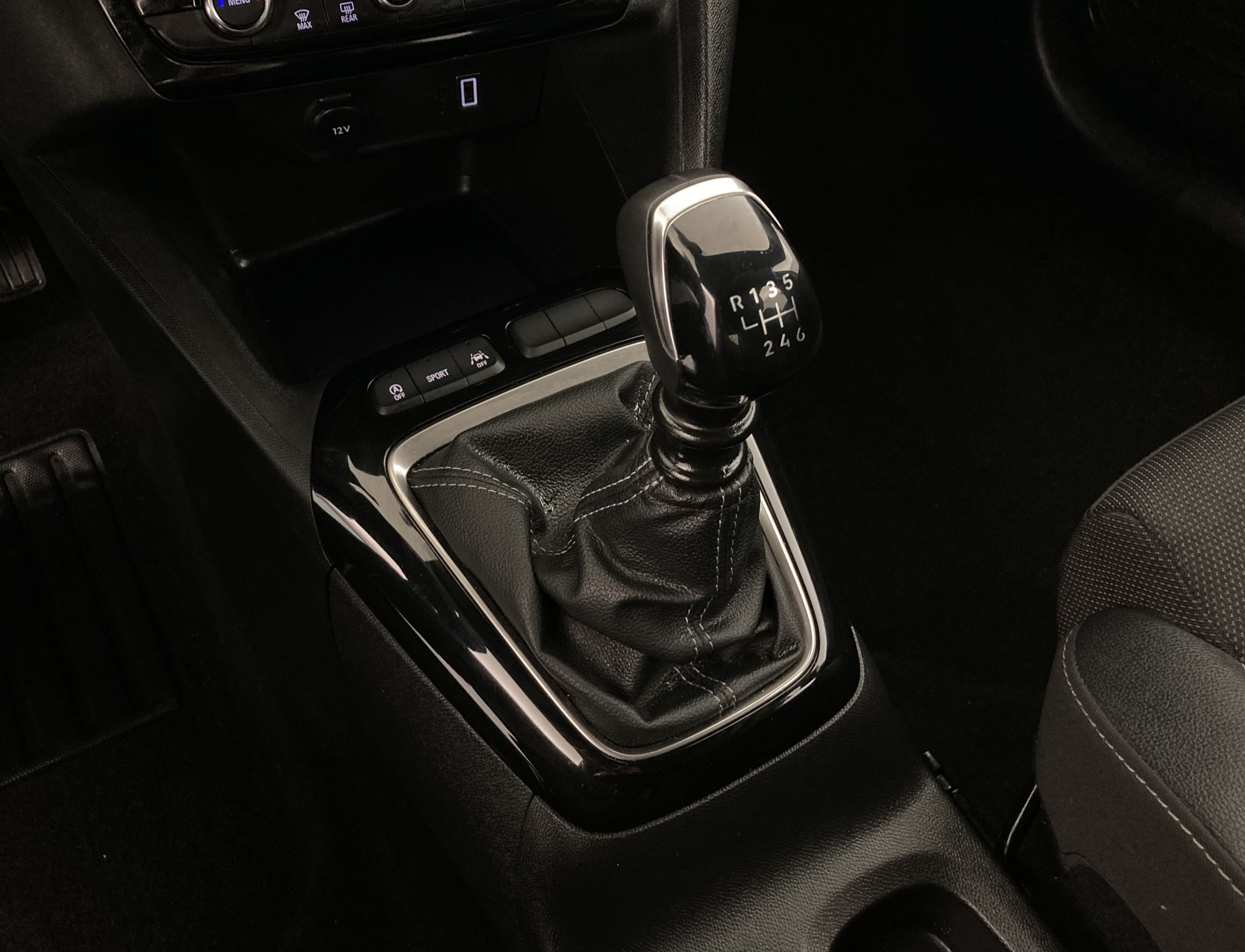 opel corsa gs 1.2T 100 2024 arktis white 14