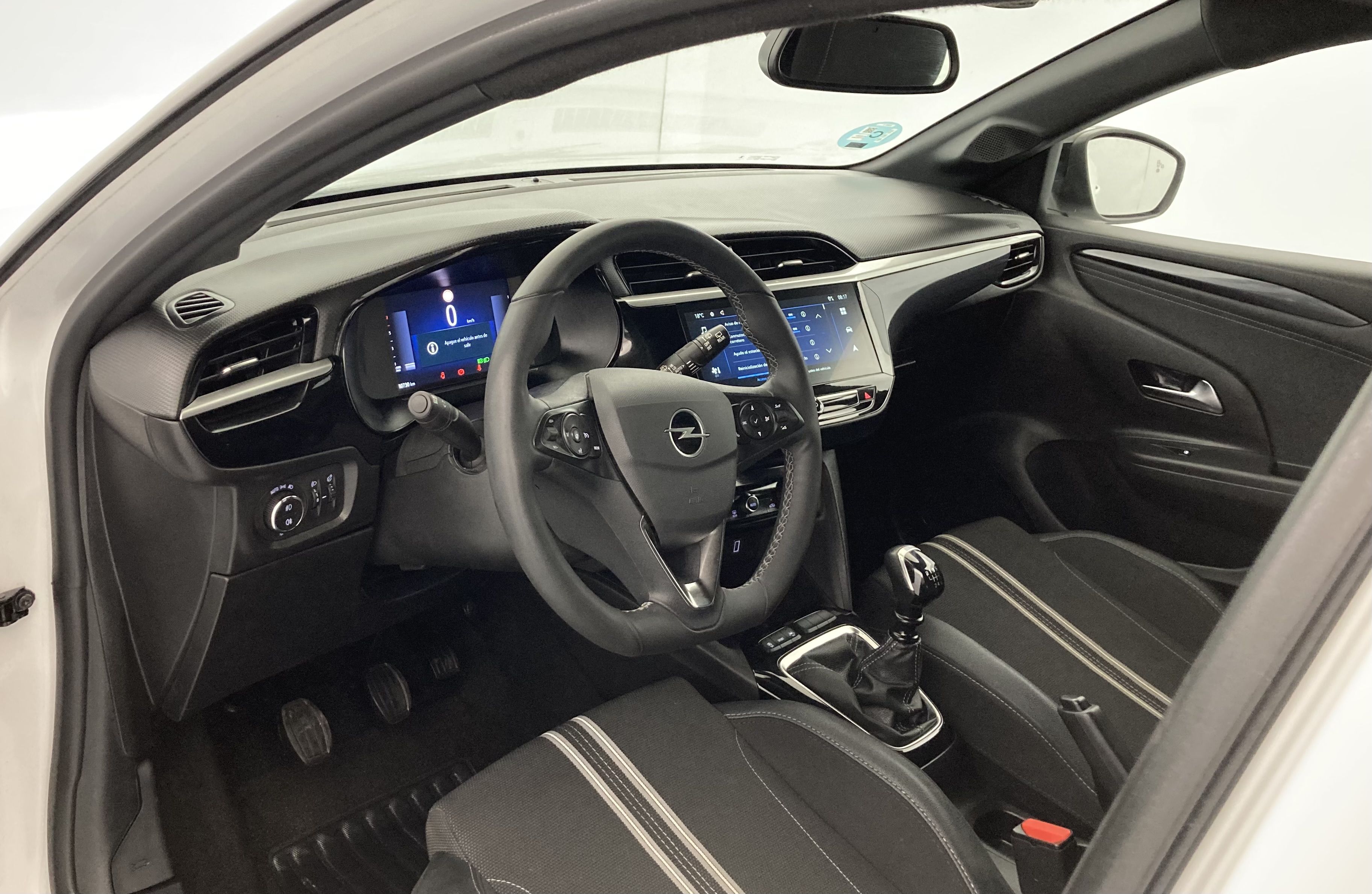 opel corsa gs 1.2T 100 2024 arktis white 19