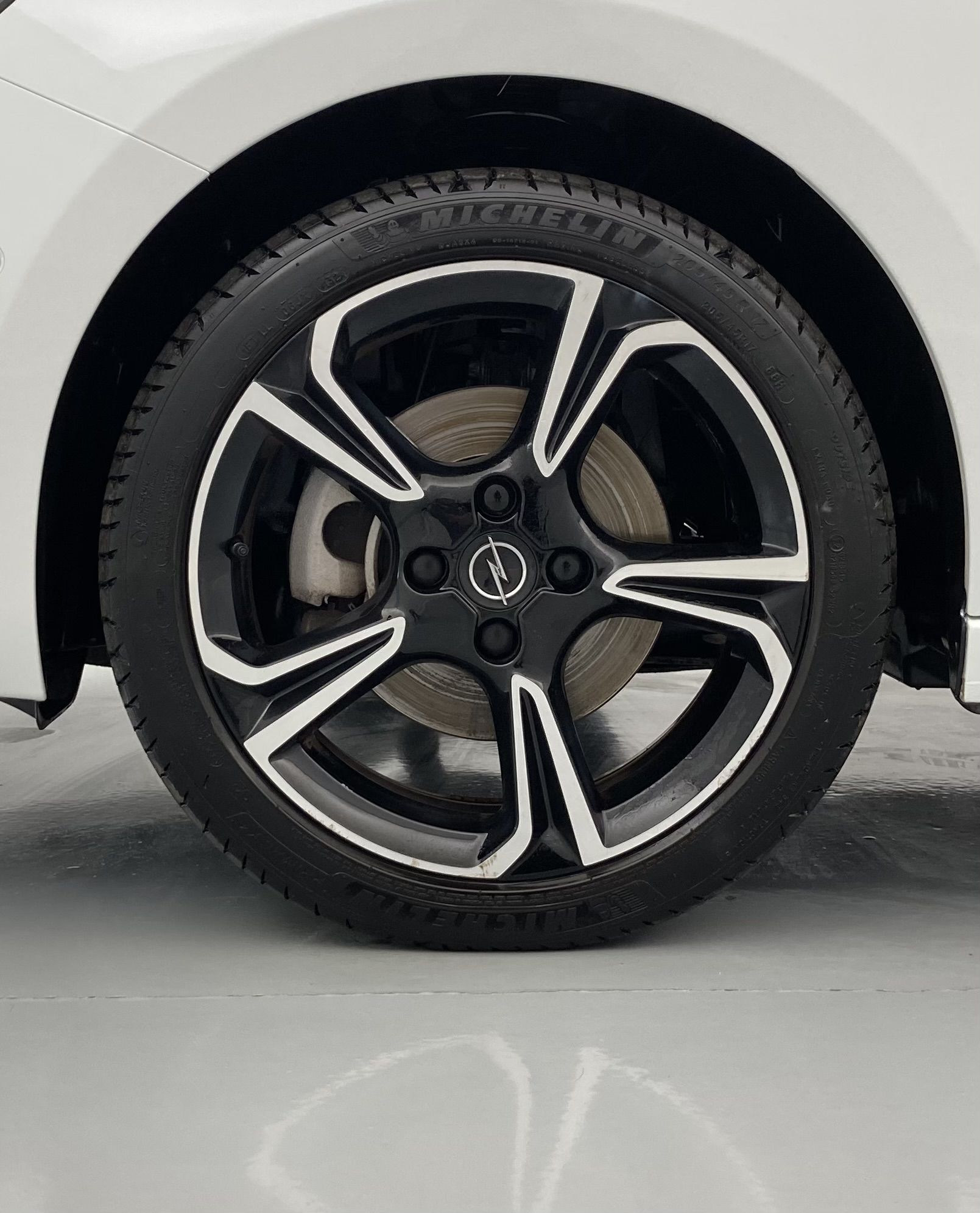 opel corsa gs 1.2T 100 2024 arktis white 27