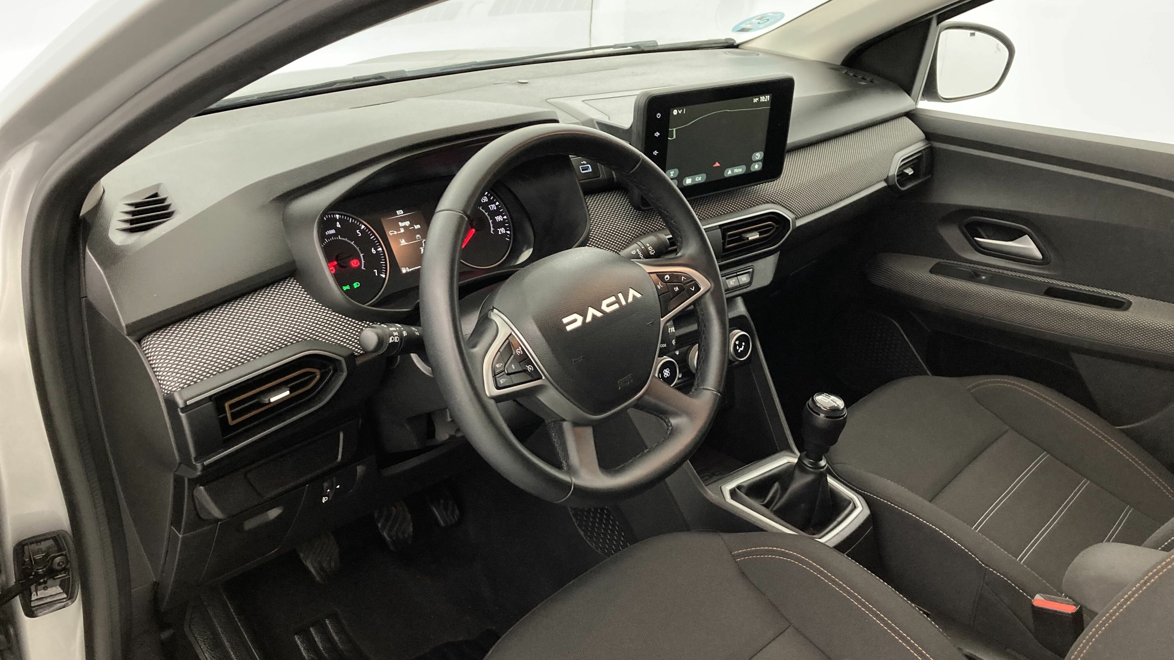 dacia sandero stepway expresion 1.0 TCE 90 2024 gris luna 16