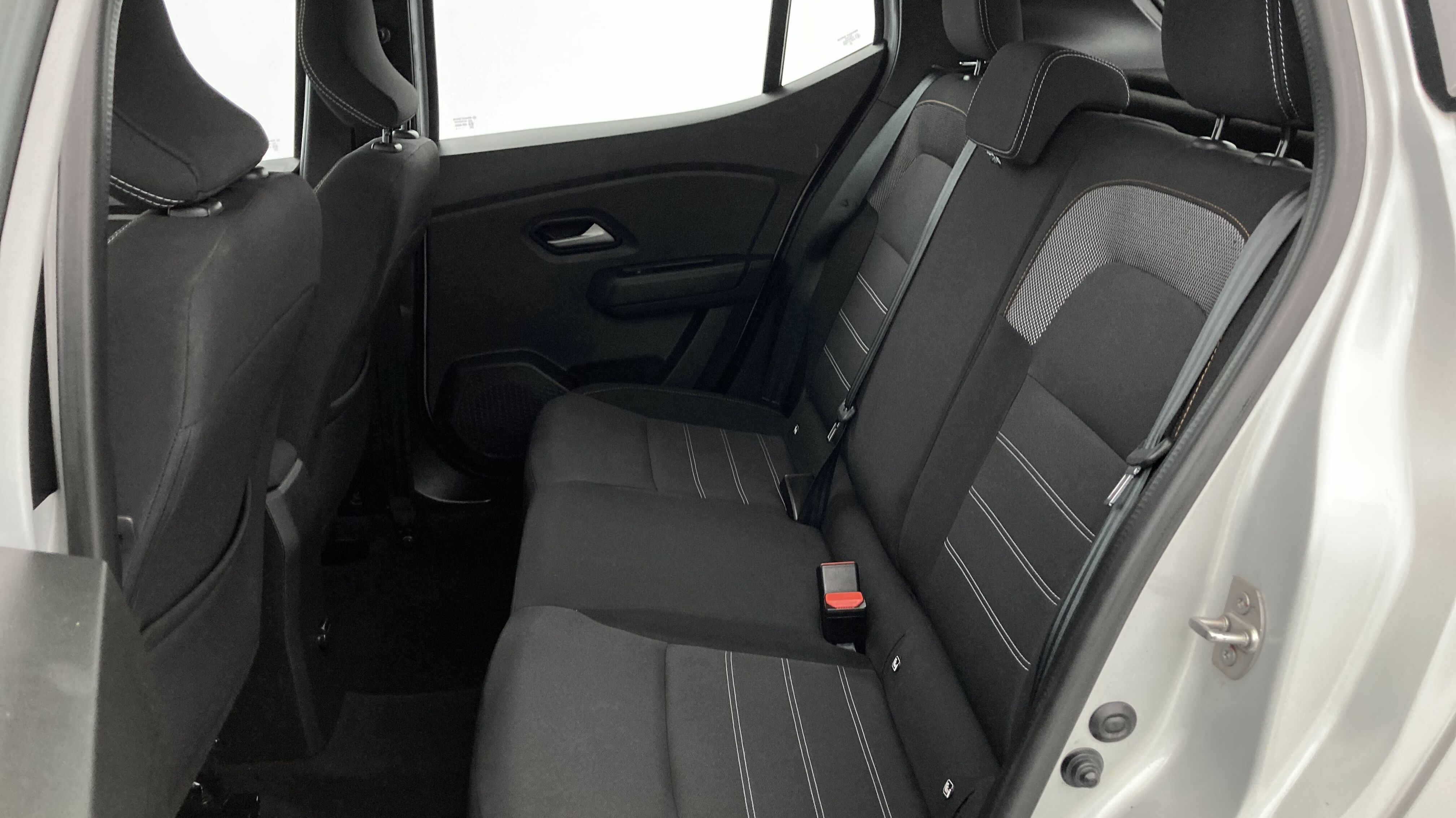 dacia sandero stepway expresion 1.0 TCE 90 2024 gris luna 22