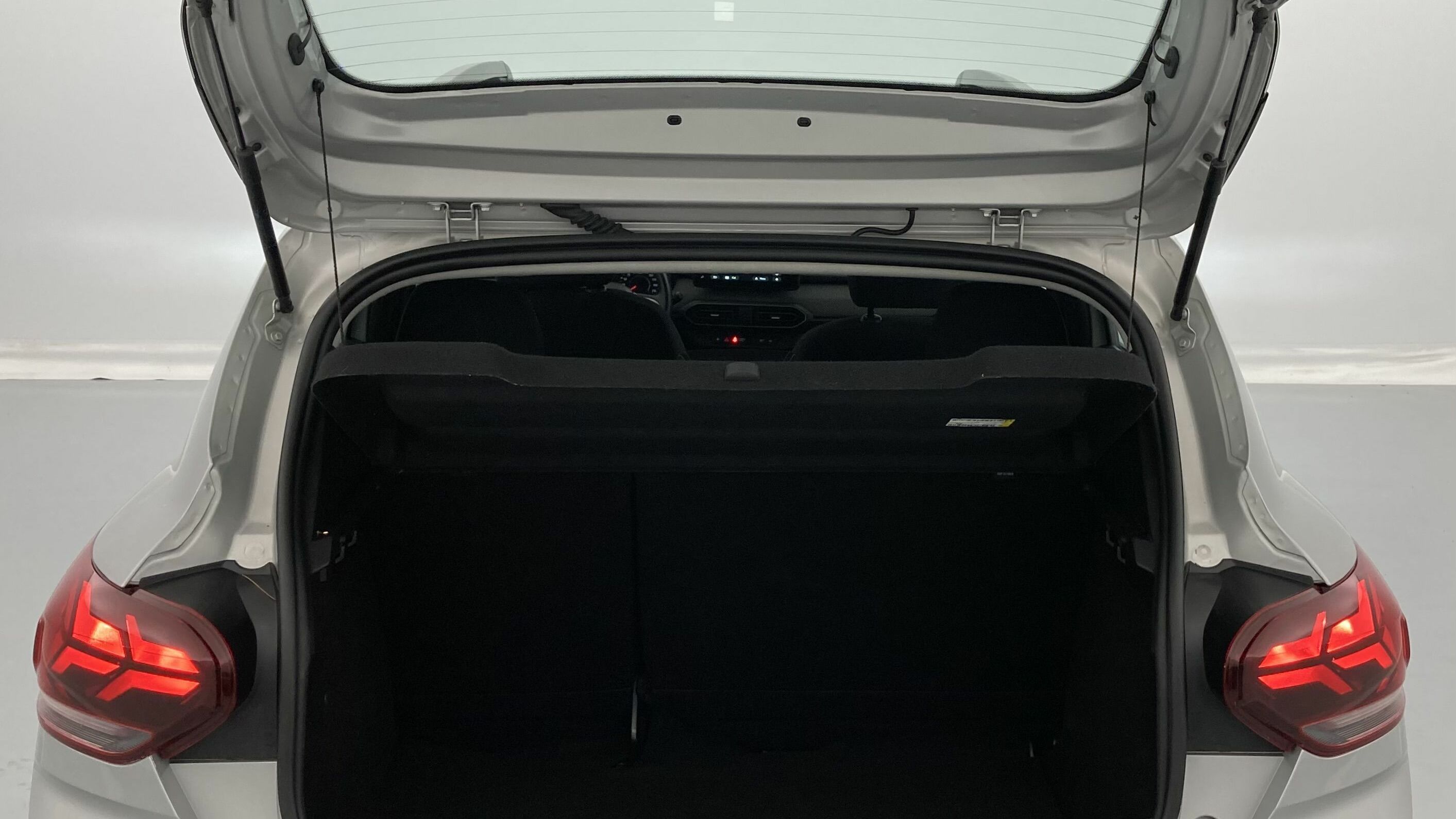 dacia sandero stepway expresion 1.0 TCE 90 2024 gris luna 25