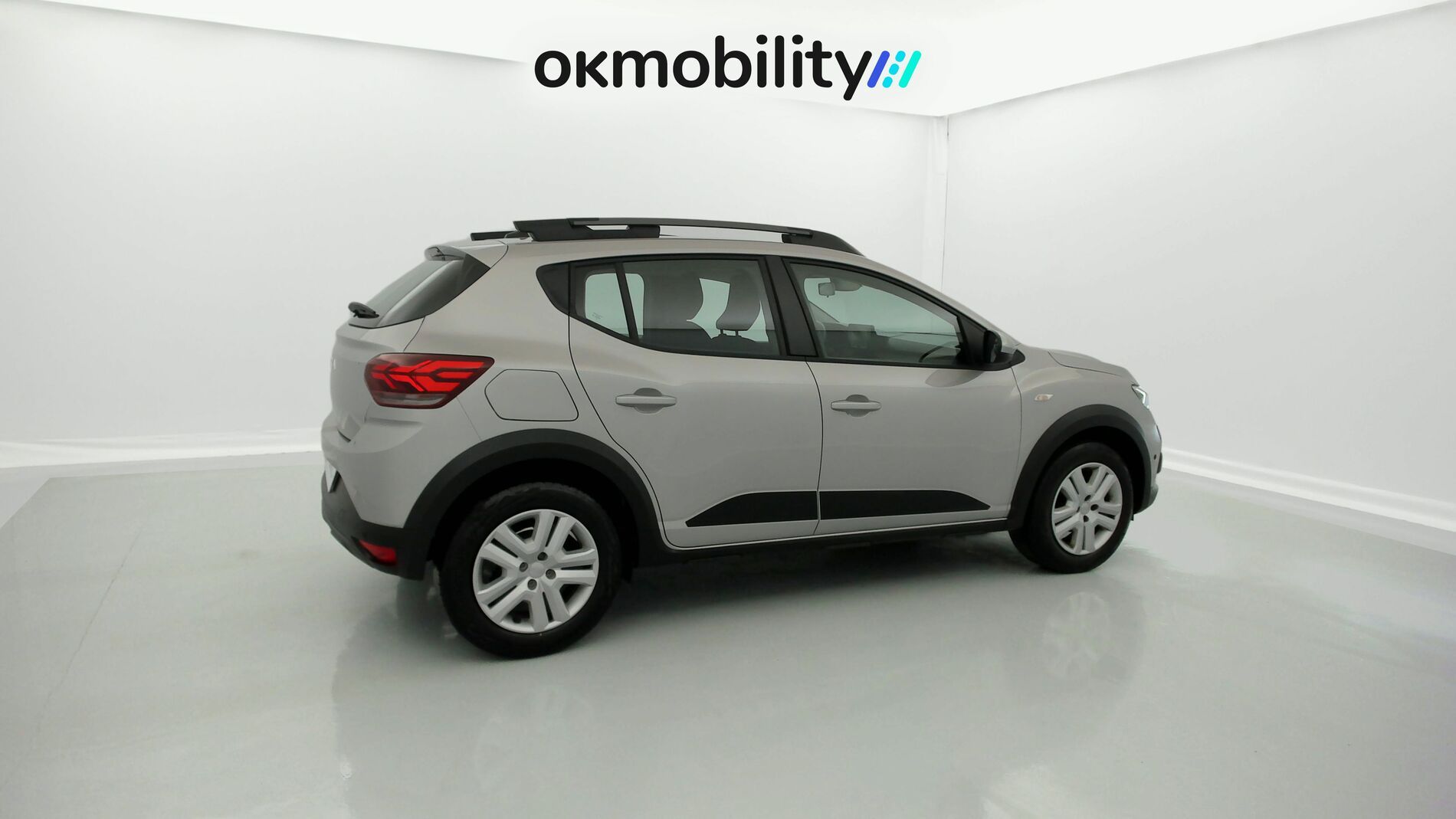 dacia sandero stepway expresion 1.0 TCE 90 2024 gris luna 13