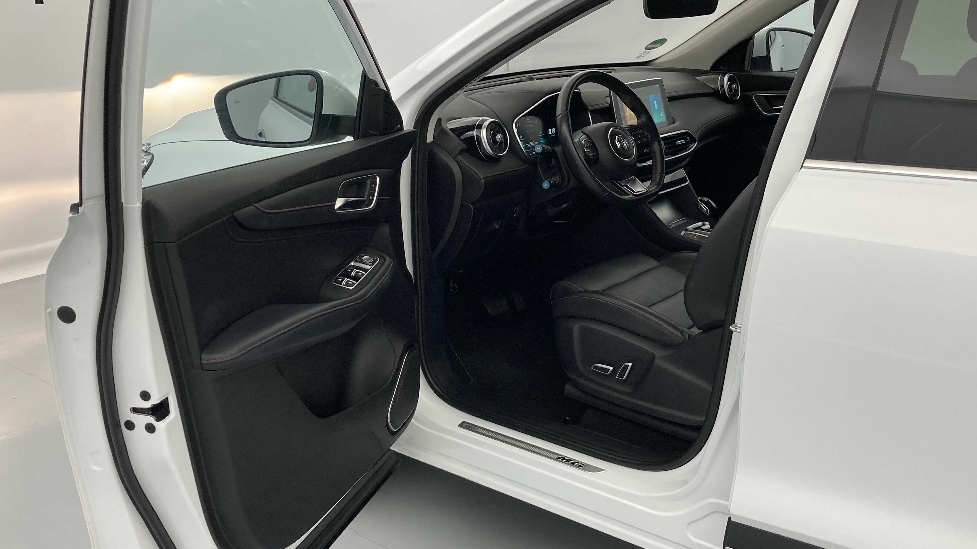 mg hs comfort 1.5 T-GDI 162 2023 dover white 13