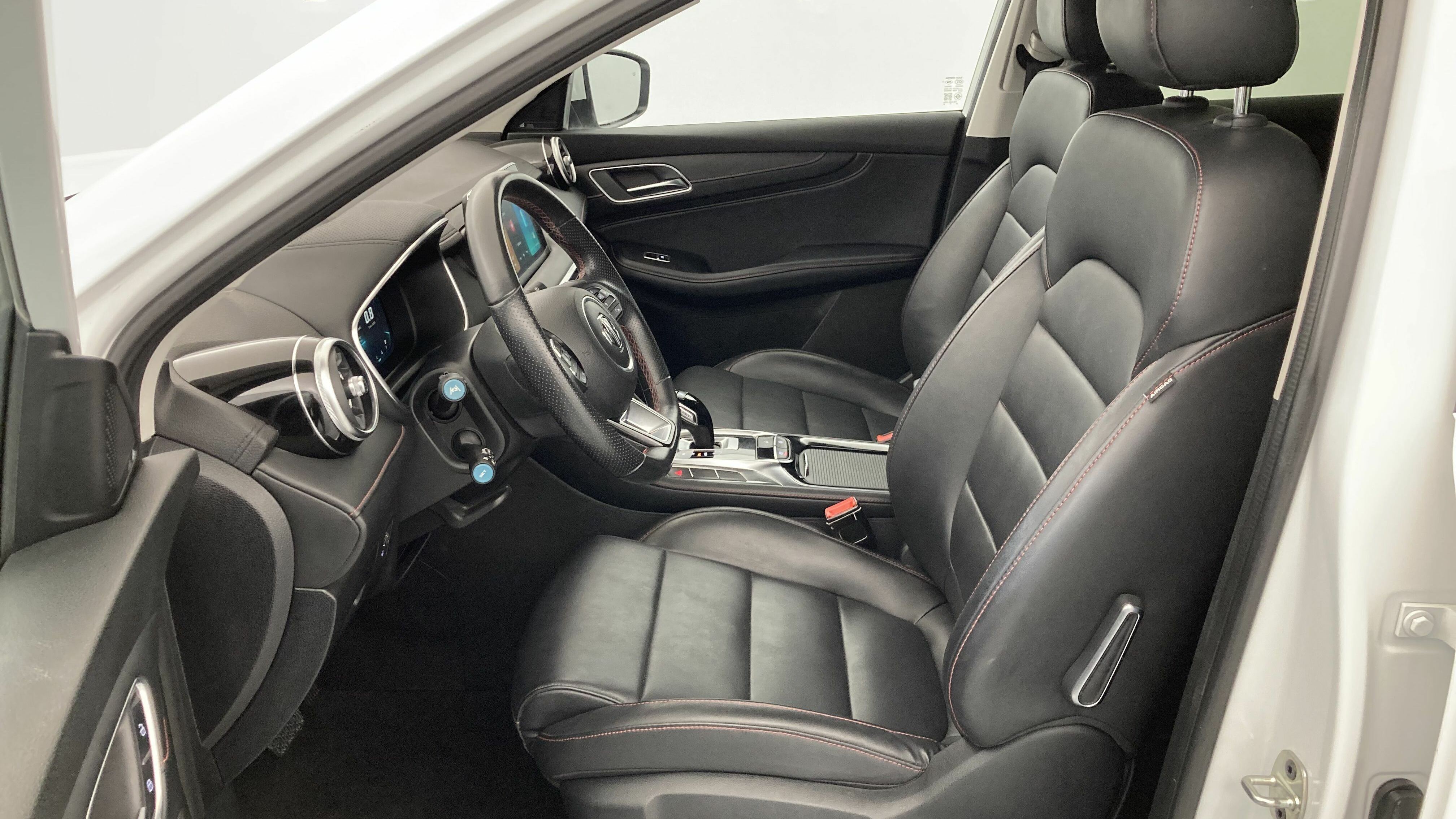 mg hs comfort 1.5 T-GDI 162 2023 dover white 14