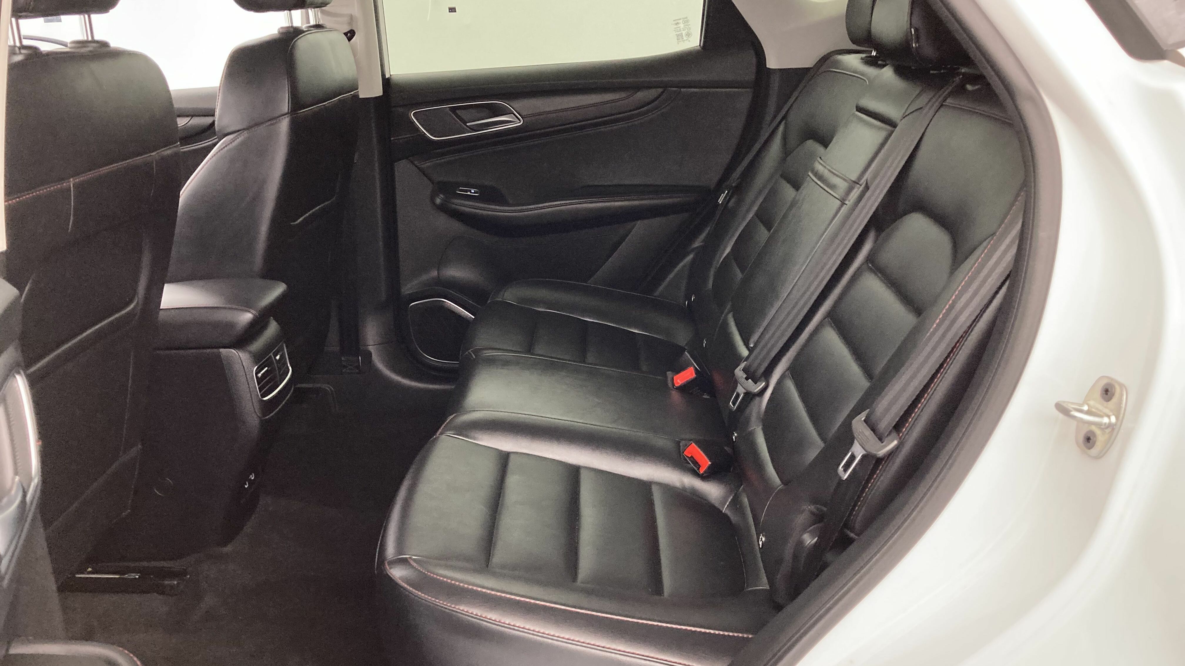mg hs comfort 1.5 T-GDI 162 2023 dover white 18