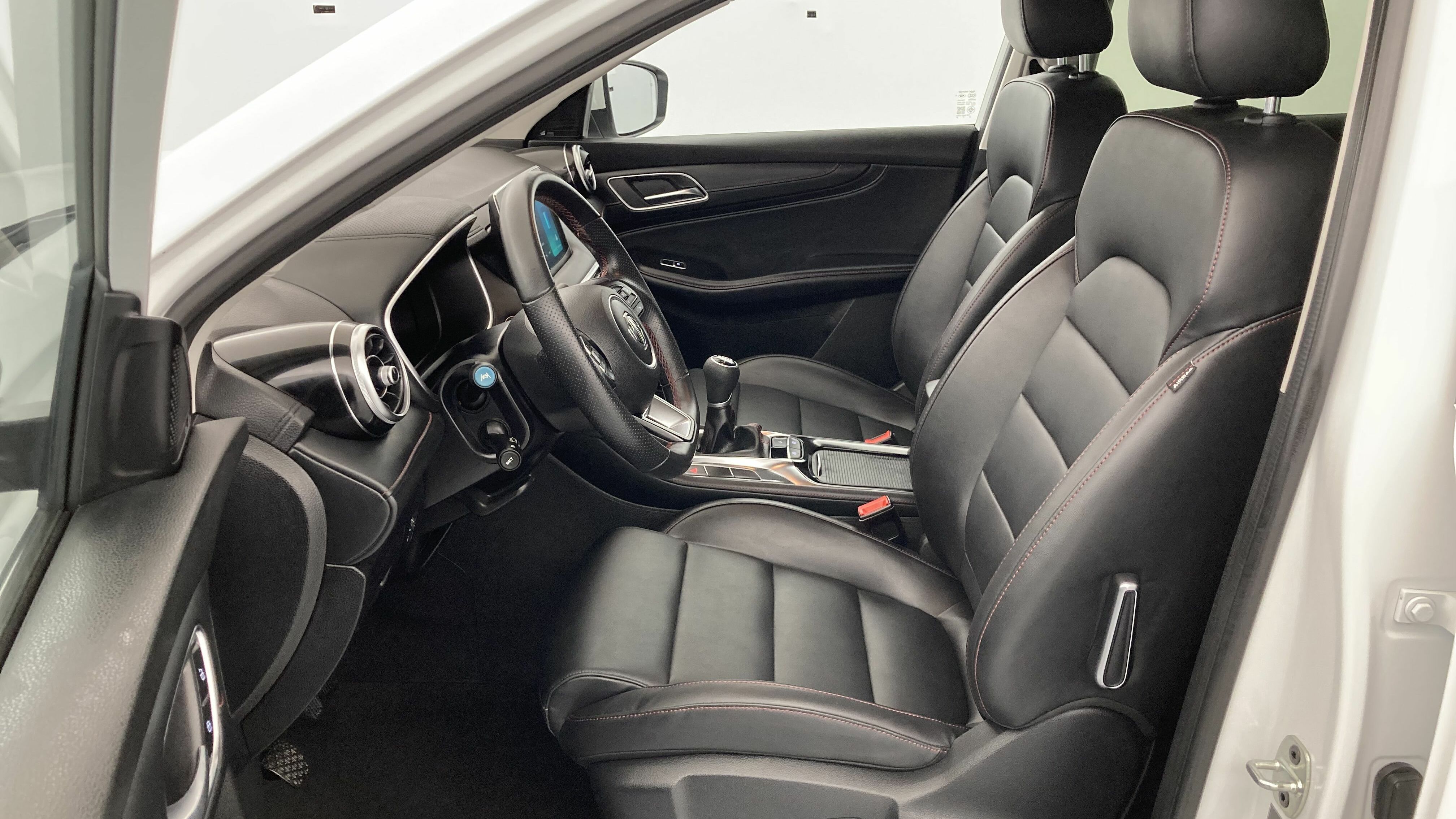 mg hs comfort 1.5 T-GDI 162 2023 dover white 14