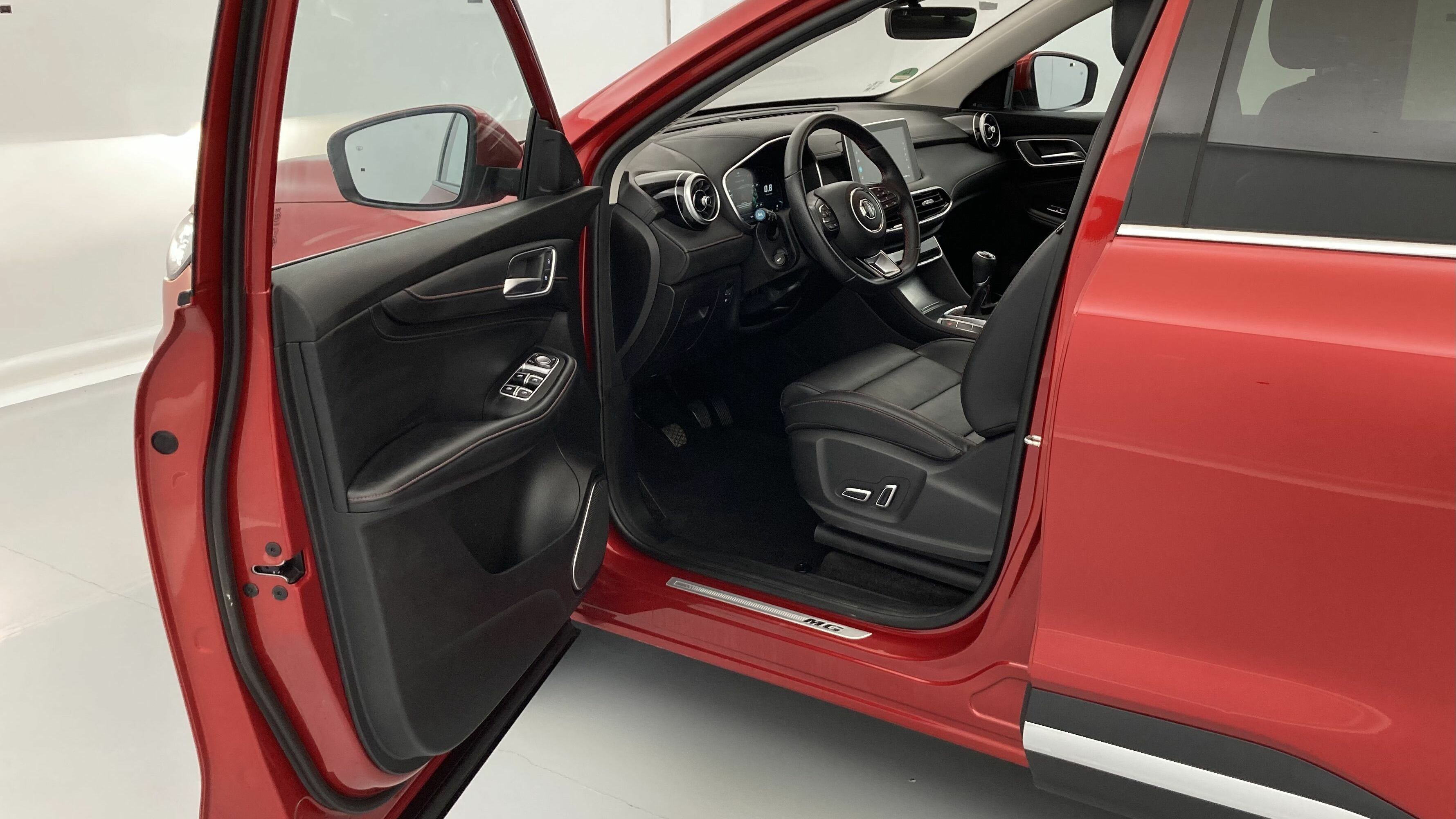mg hs comfort 1.5 T-GDI 162 2023 diamond red 13