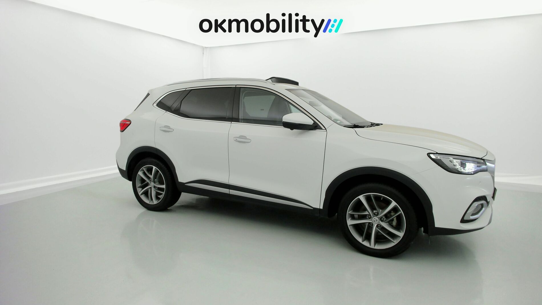mg hs luxury 1.5 T-GDI 162 2023 dover white 2
