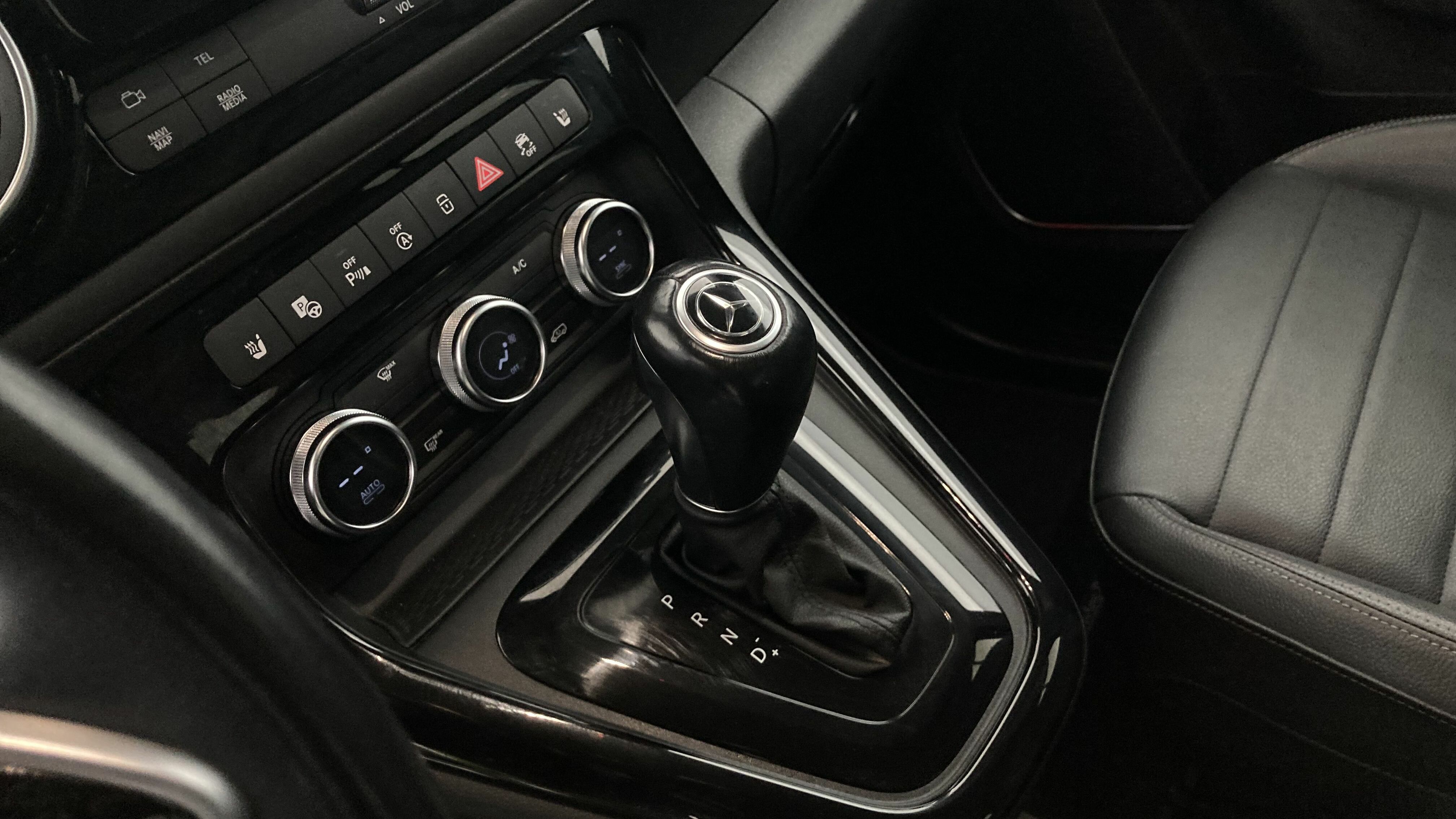 mercedes benz clase t n1 nv 180D 116 DCT 2022 rojo rubelita metalizado 21