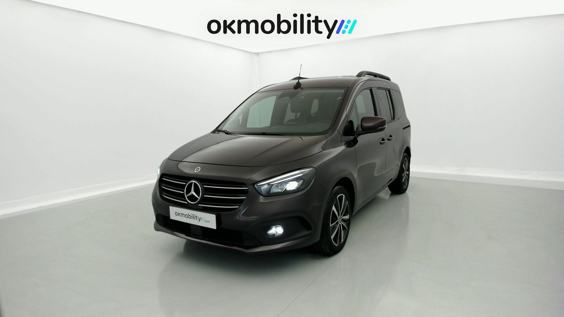 mercedes benz clase t n1 nv 180D 116 DCT 2022 rojo rubelita metalizado 1