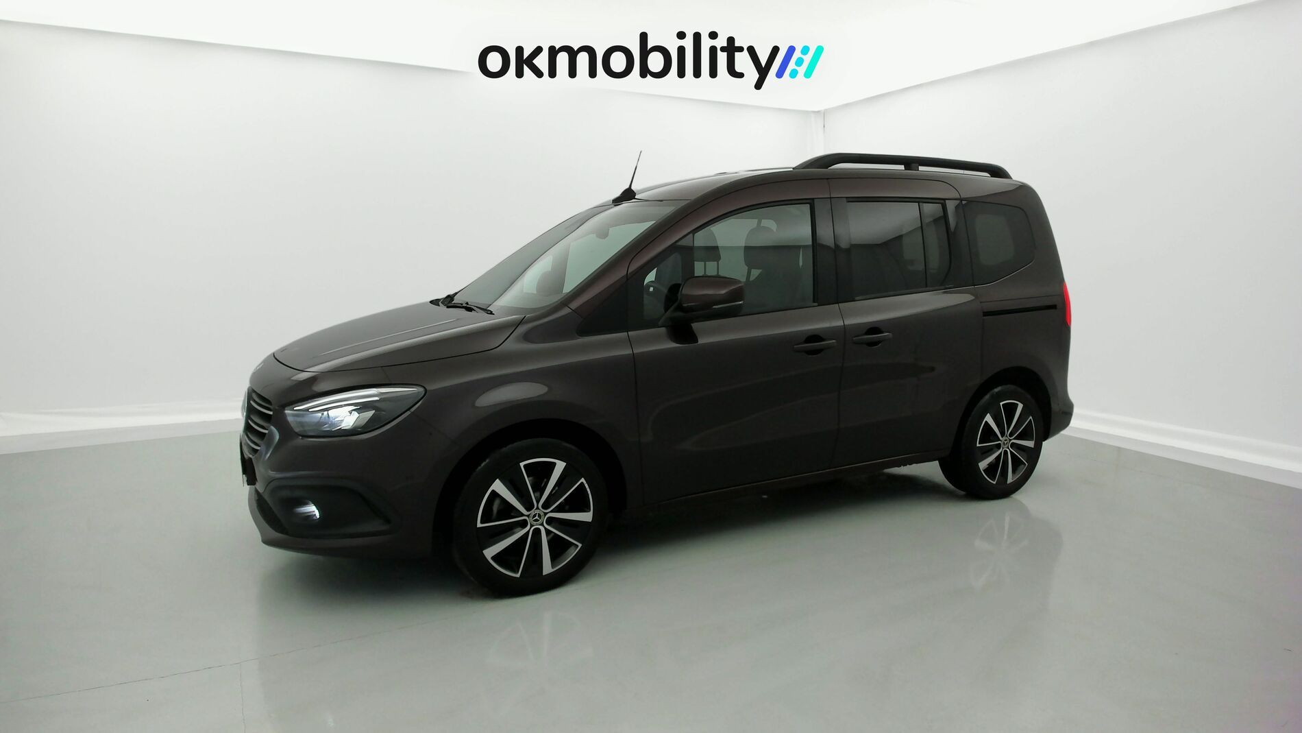 mercedes benz clase t n1 nv 180D 116 DCT 2022 rojo rubelita metalizado 5