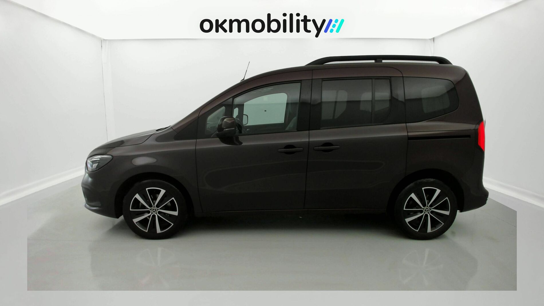 mercedes benz clase t n1 nv 180D 116 DCT 2022 rojo rubelita metalizado 8