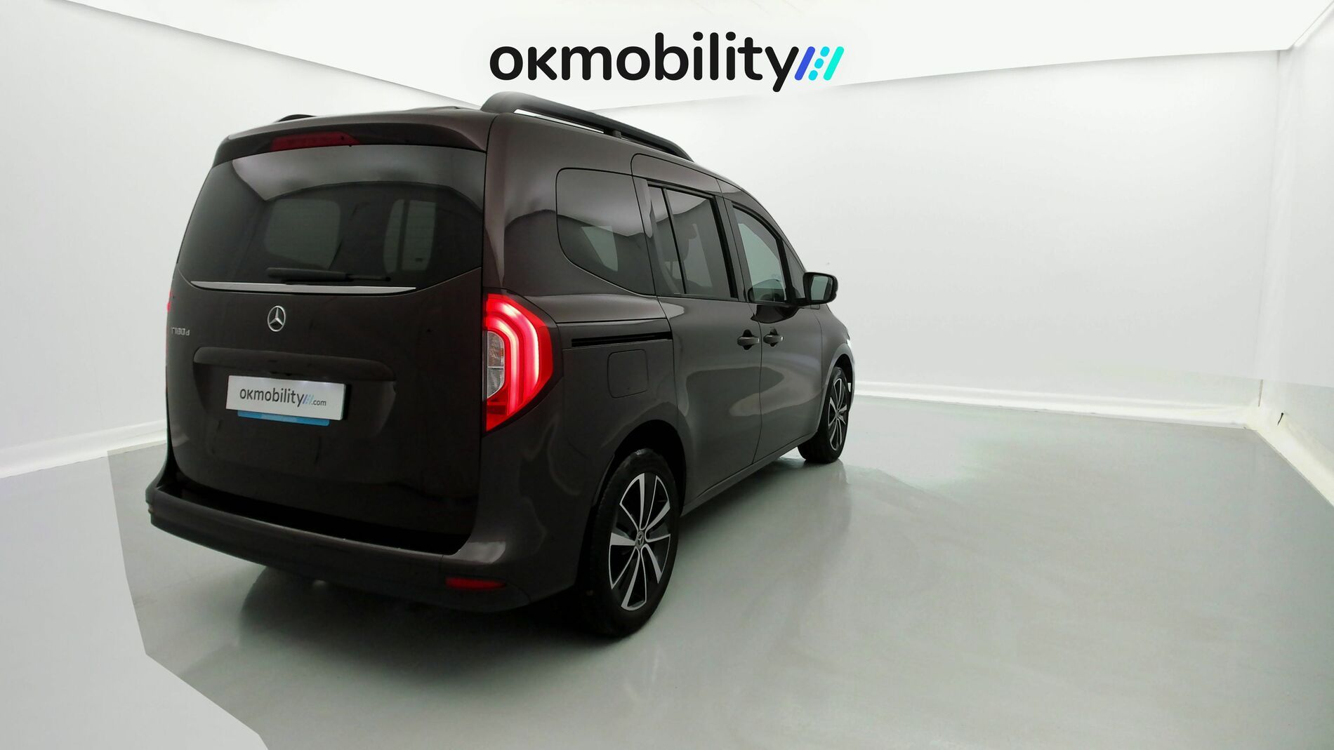 mercedes benz clase t n1 nv 180D 116 DCT 2022 rojo rubelita metalizado 12